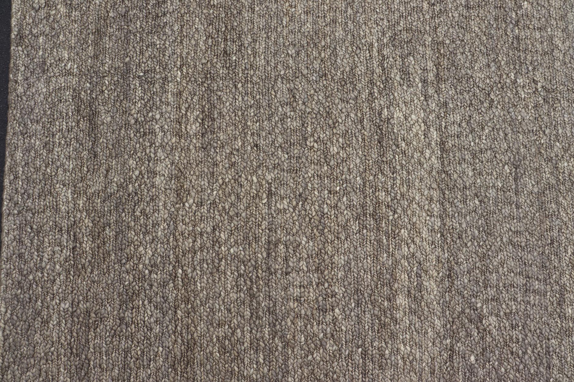 Square Size Large Modern Double Sided Sumack Flat Weave Rug With Thick Body In New Condition For Sale In Atlanta, GA