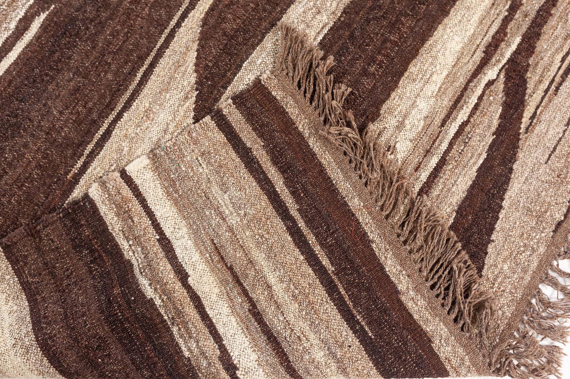 Moderner indischer Läufer aus flachgewebter Wolle von Doris Leslie Blau (Kelim) im Angebot