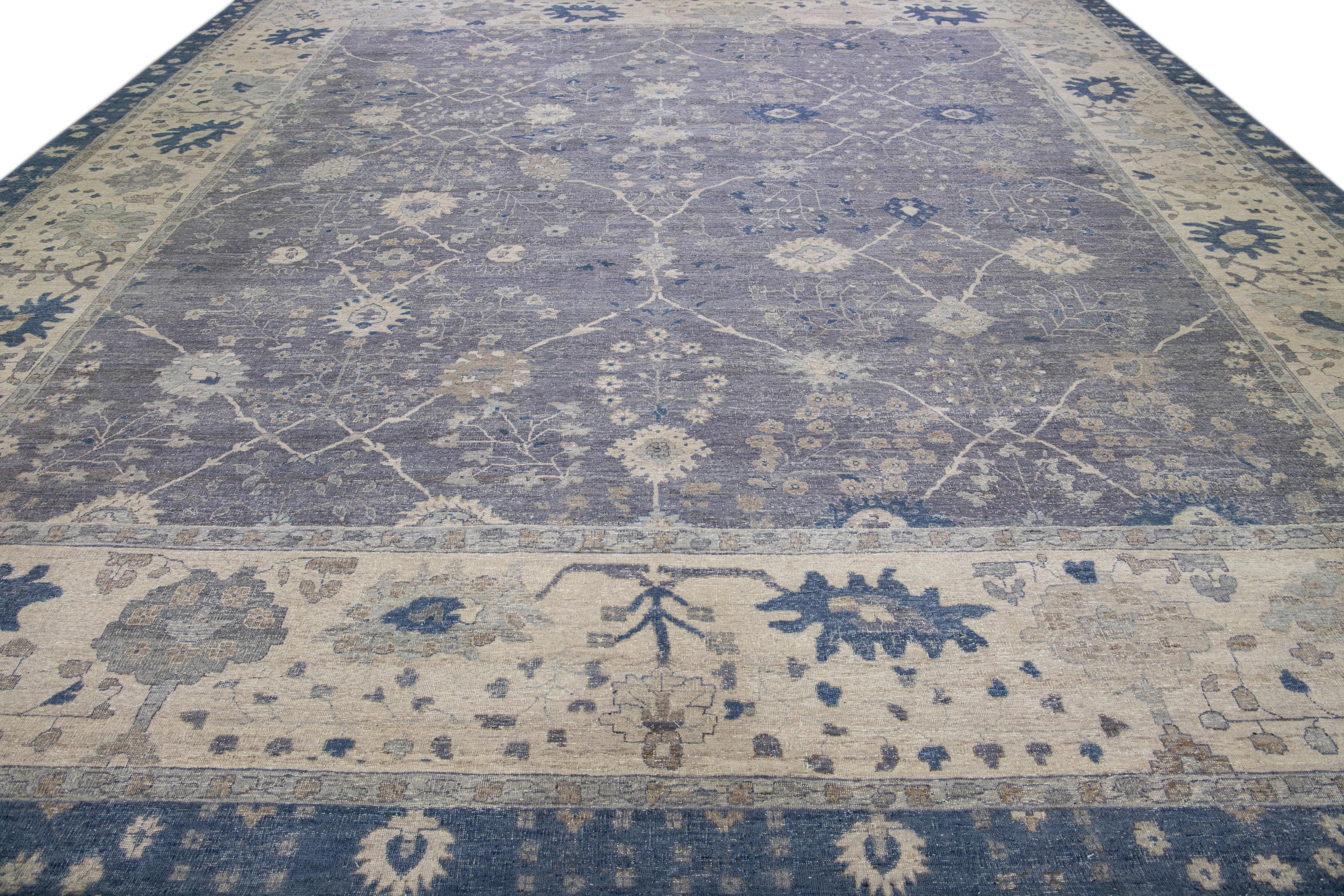 Die Artisan Line von Apadana ist eine Neuinterpretation antiker Teppiche, die auf elegante Weise eine auffällige antike Ästhetik in einen Raum bringt. Diese Teppichserie ist ausgesprochen einzigartig und zeigt, wie ein antiker Teppich aussehen kann.