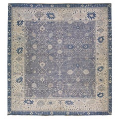 Quadratischer indischer Mahal-Wollteppich in Grau mit Blumenmotiv von Apadana
