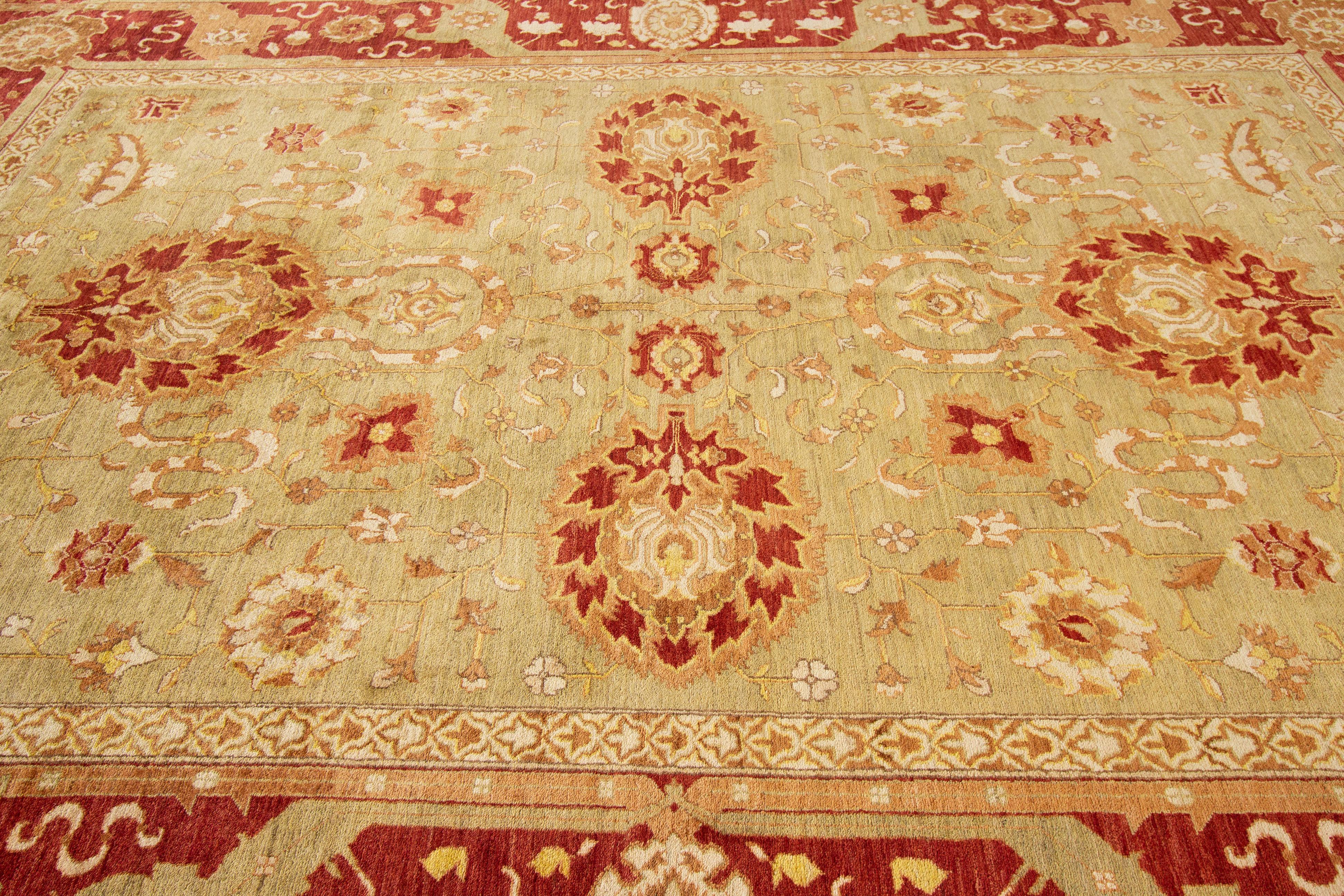 Moderner indischer Peshawar Beigefarbener Wollteppich mit floralem Design (21. Jahrhundert und zeitgenössisch) im Angebot