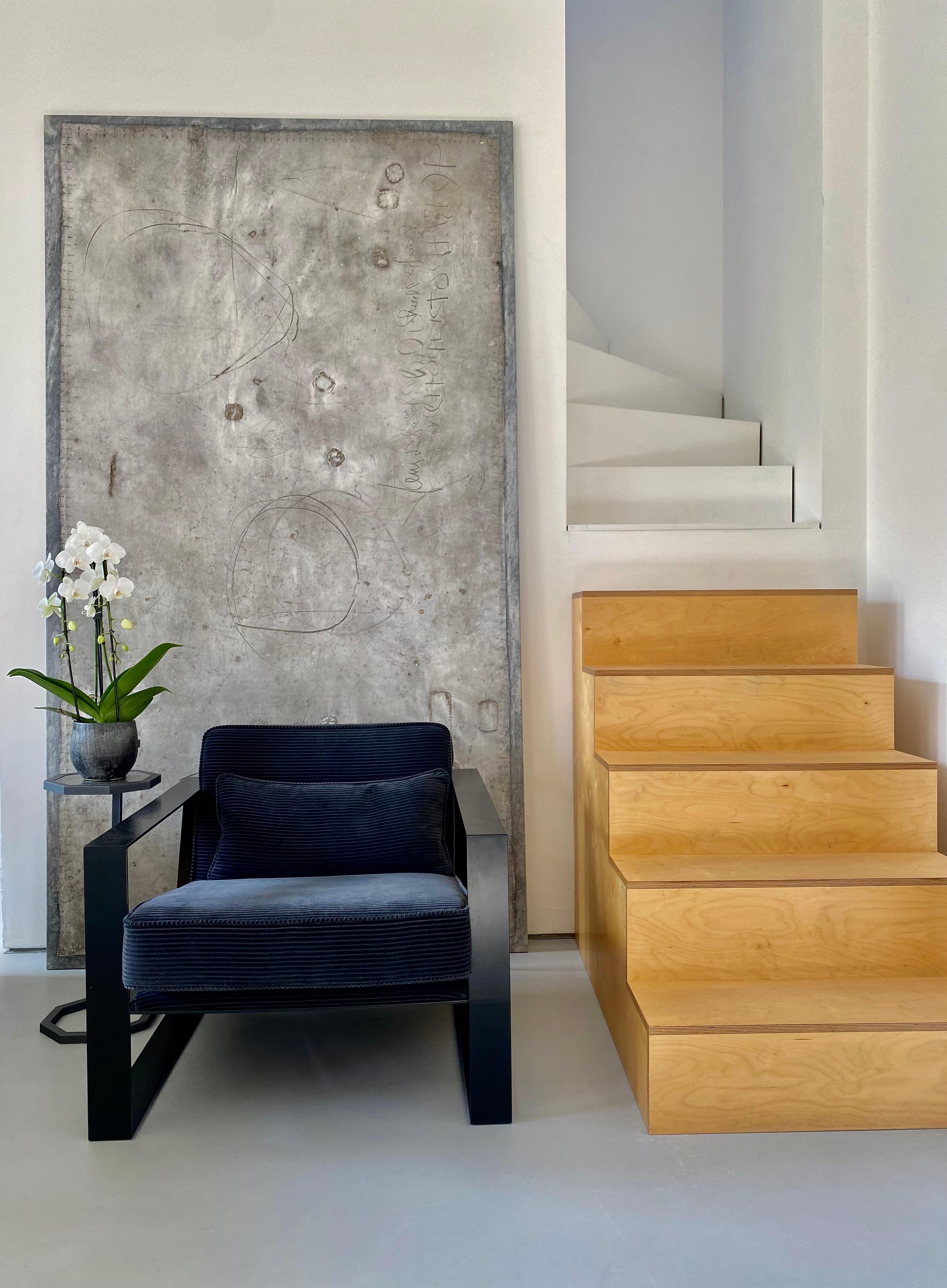 Sillón industrial Cronos I a medida en acero con revestimiento de polvo y pana. Siglo XXI y contemporáneo en venta