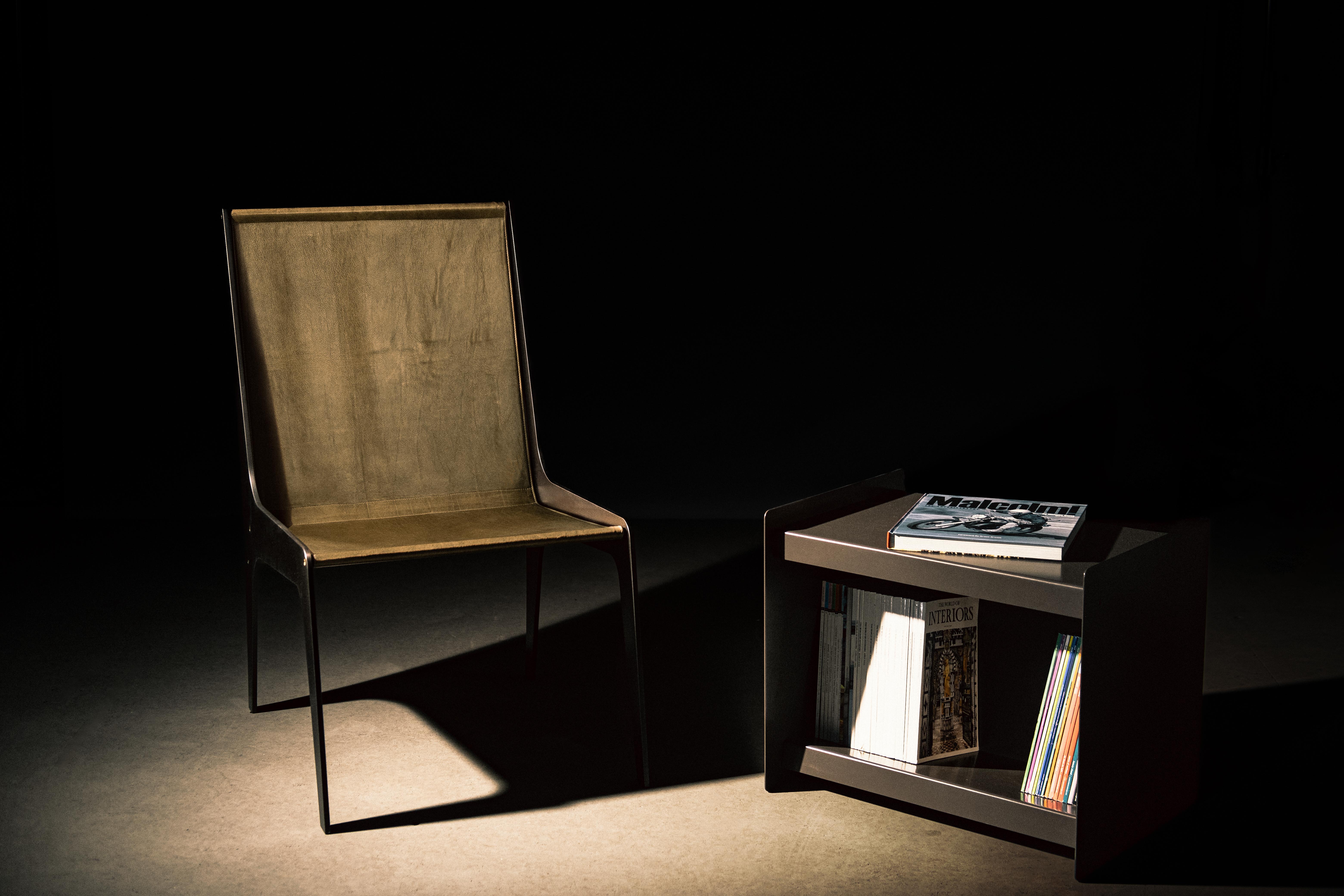 Silla 'H' Moderna Industrial de Cuero Verde y Metal 'Ancho en Nuevo estado para la venta en Treadwell, NY