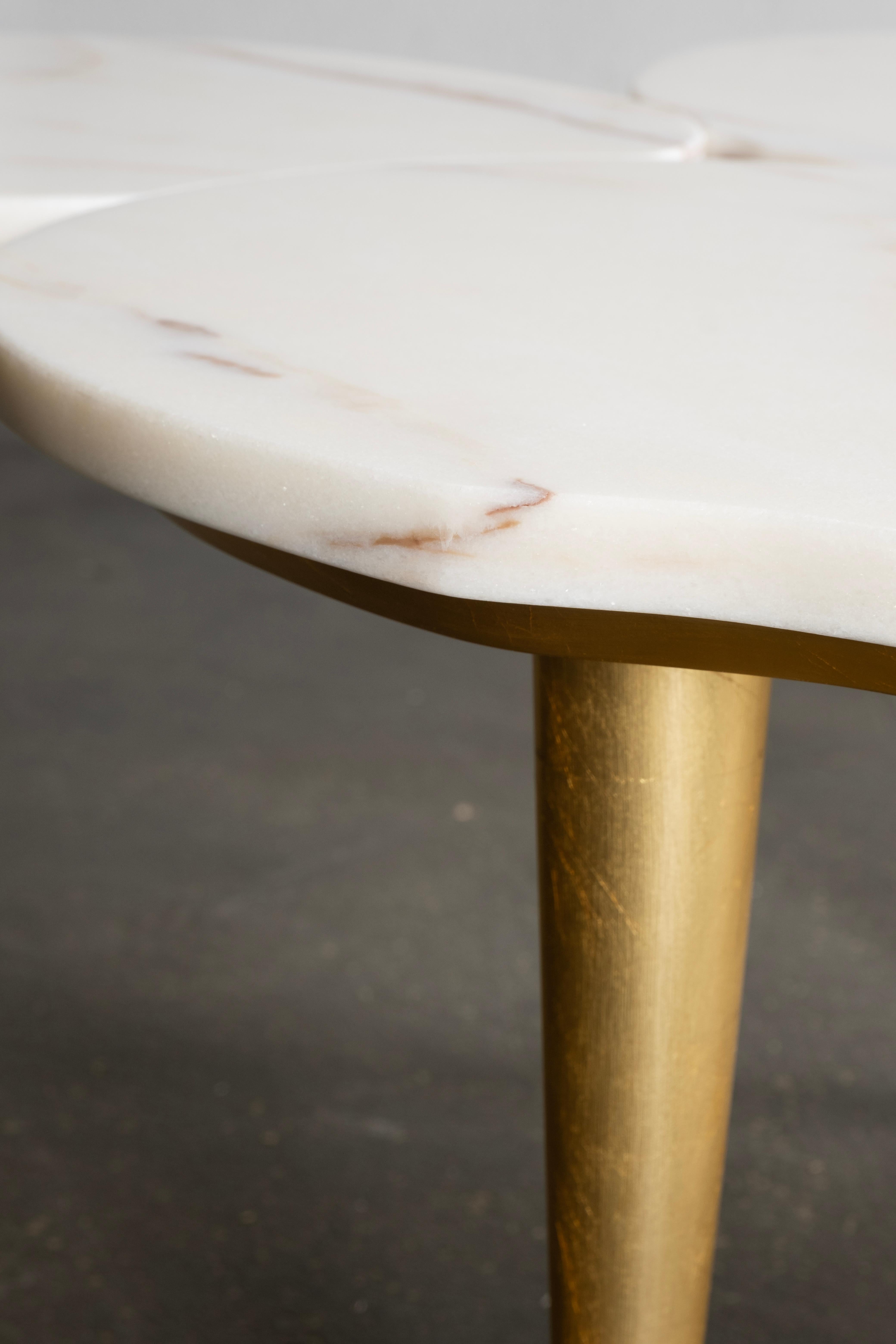 Mid-Century Modern Infinity Couchtisch aus Marmor mit Blattgold, handgefertigt von Greenapple im Angebot 9