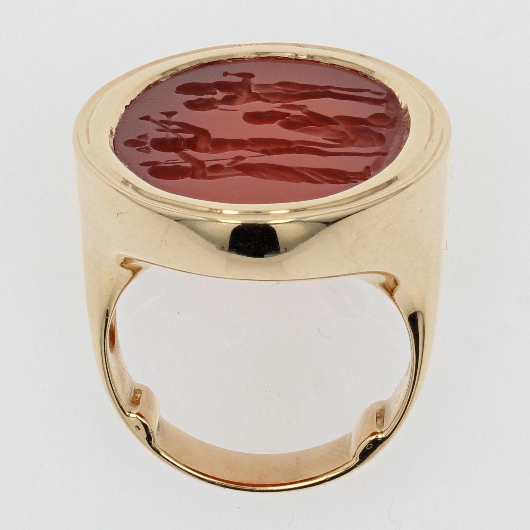 Modern Intaglio on Carnelian 18 Karat Yellow Gold Ring For Sale 8