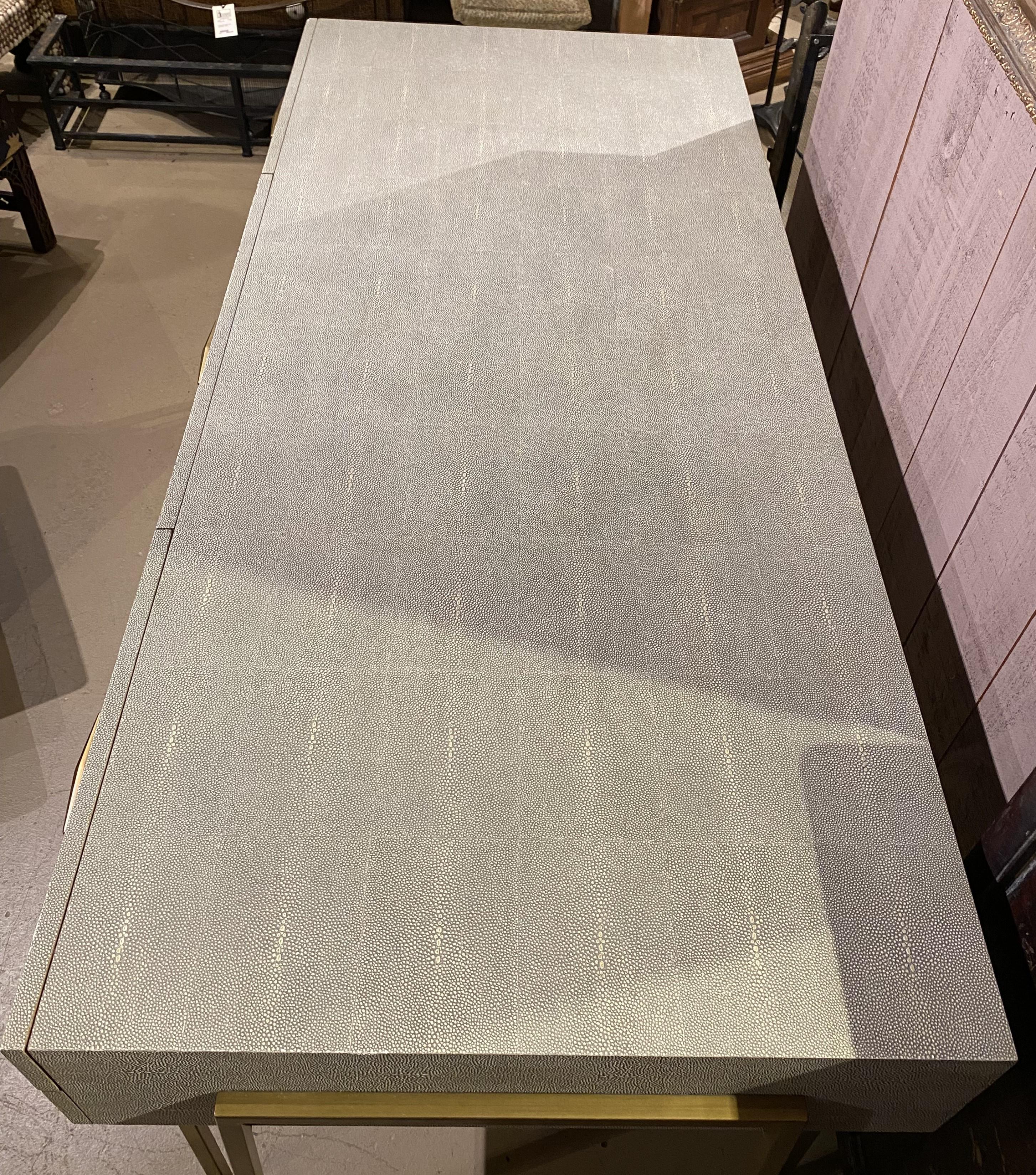 Modern Interlude Morand Grand Desk In Sorrel Gray Faux Shagreen In Good Condition For Sale In Milford, NH