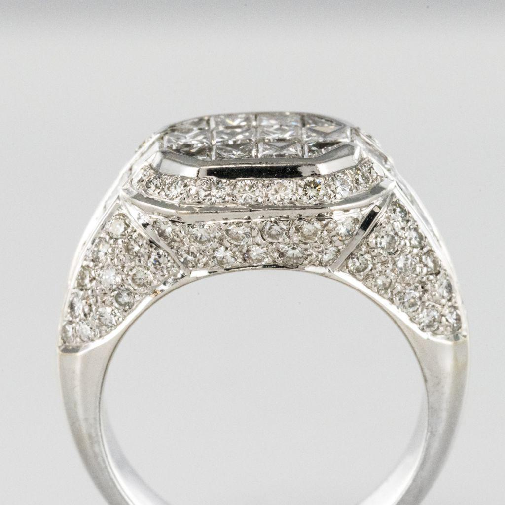 Modern Invisible Setting 2.65 Carat Princess and Brillant Cut Diamond Ring For Sale 4