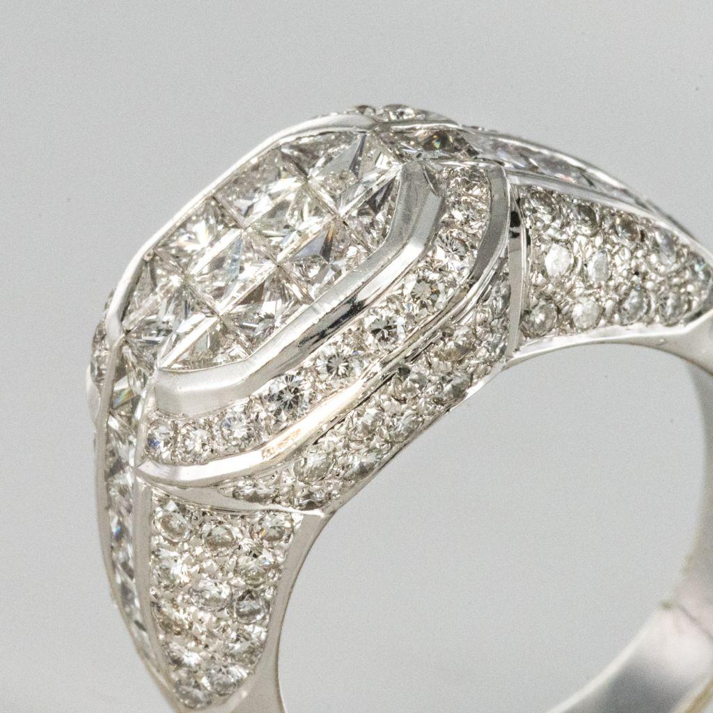 Women's Modern Invisible Setting 2.65 Carat Princess and Brillant Cut Diamond Ring For Sale