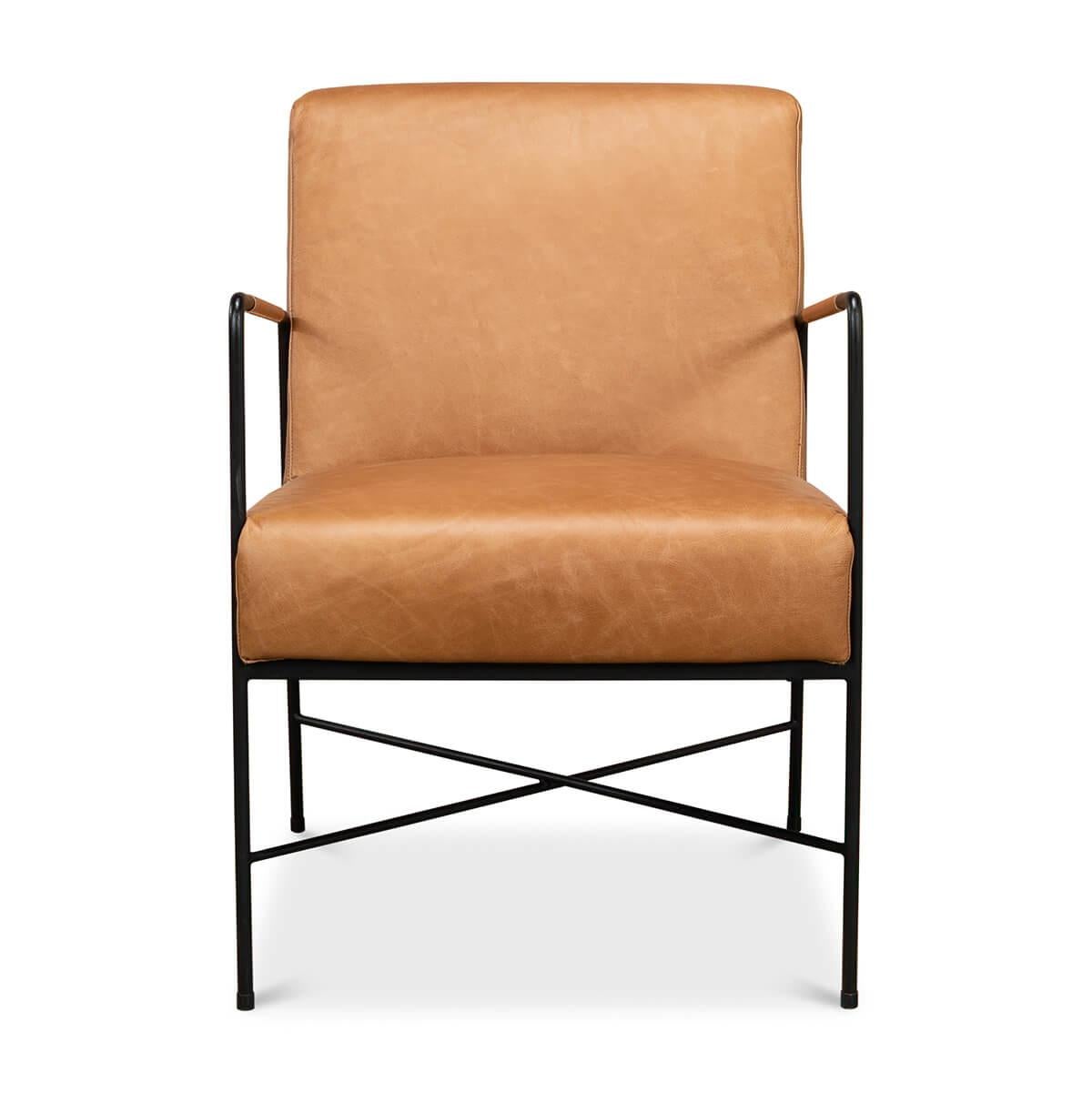 Fauteuil moderne en fer avec dossier et assise à coussin en cuir marron harnais clair sur un châssis de chaise moderne en fer.

Dimensions : 22