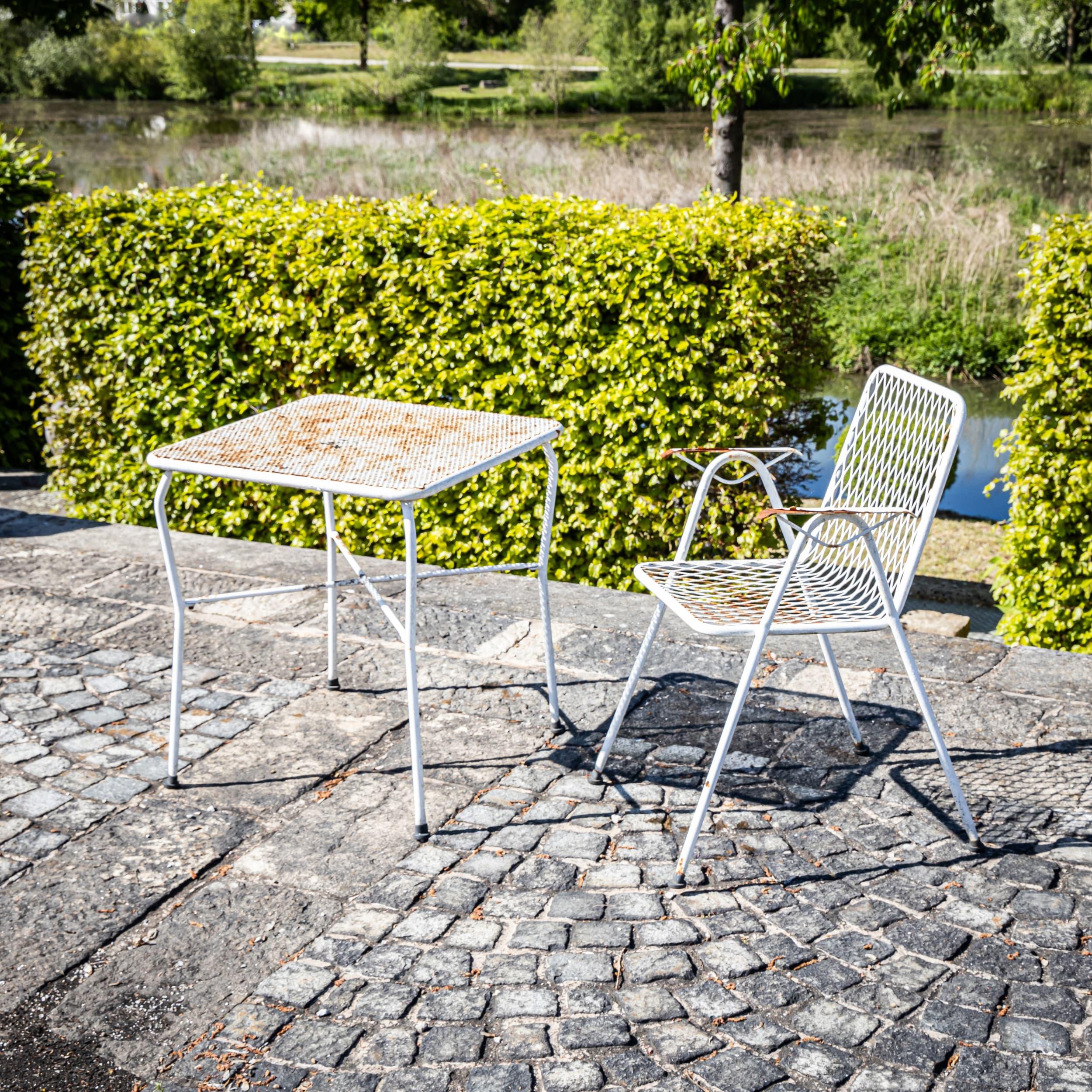 Set da giardino moderno in ferro, probabilmente Italia, metà del XX secolo In condizioni discrete in vendita a Greding, DE