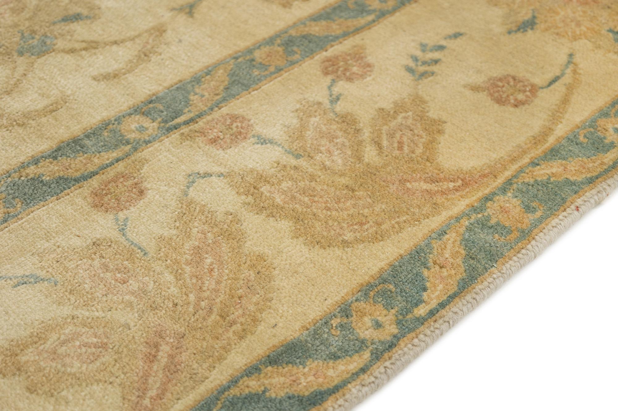 Moderner Isfahan Teppich, handgeknüpft, 9.3 × 6.6 ft - Beige, Teal und Soft Rose (21. Jahrhundert und zeitgenössisch) im Angebot