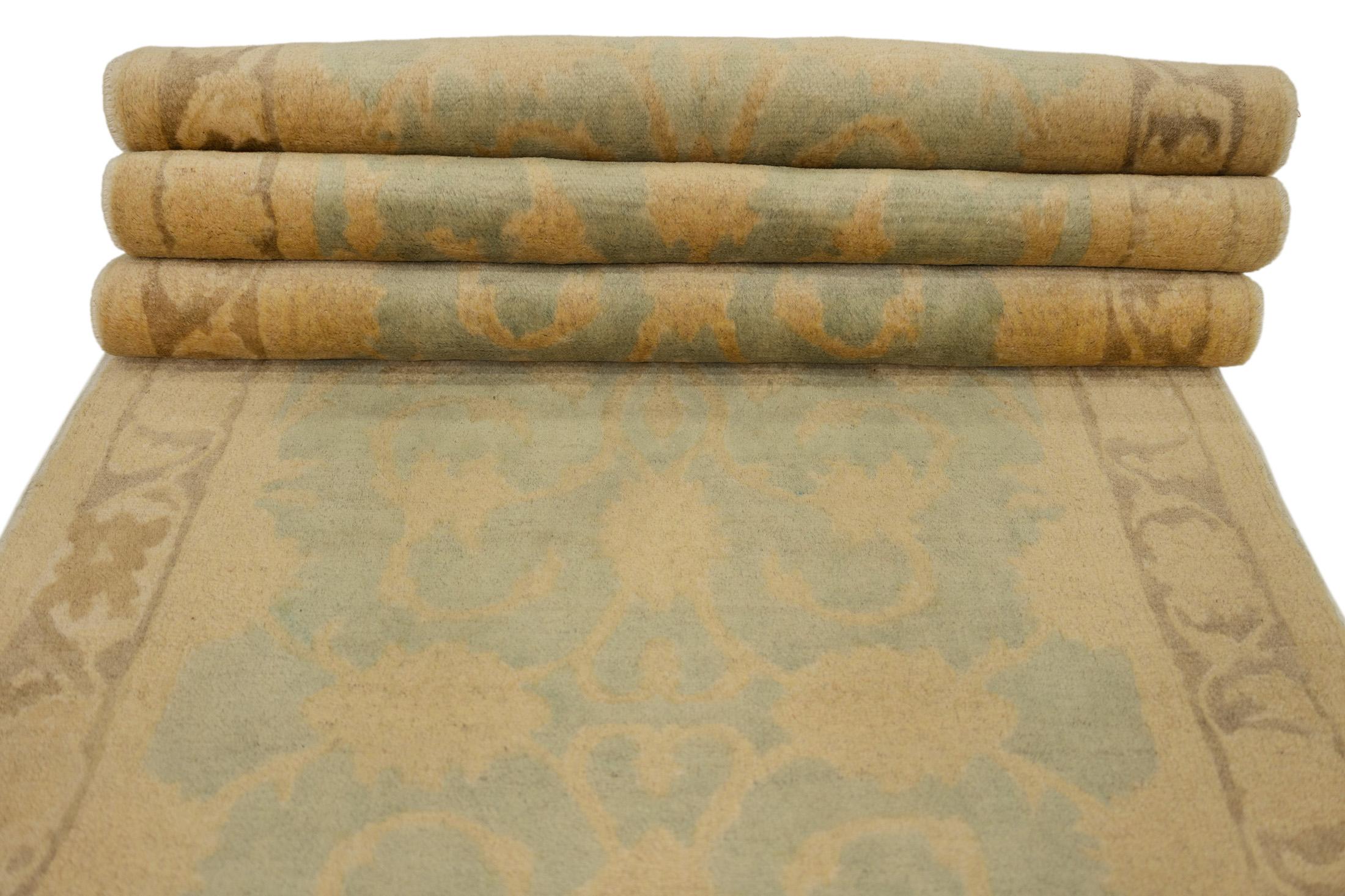 Laine Tapis de course moderne Isfahan, noué à la main, 10.2 × 3.4 ft - Beige, Green and Brown en vente
