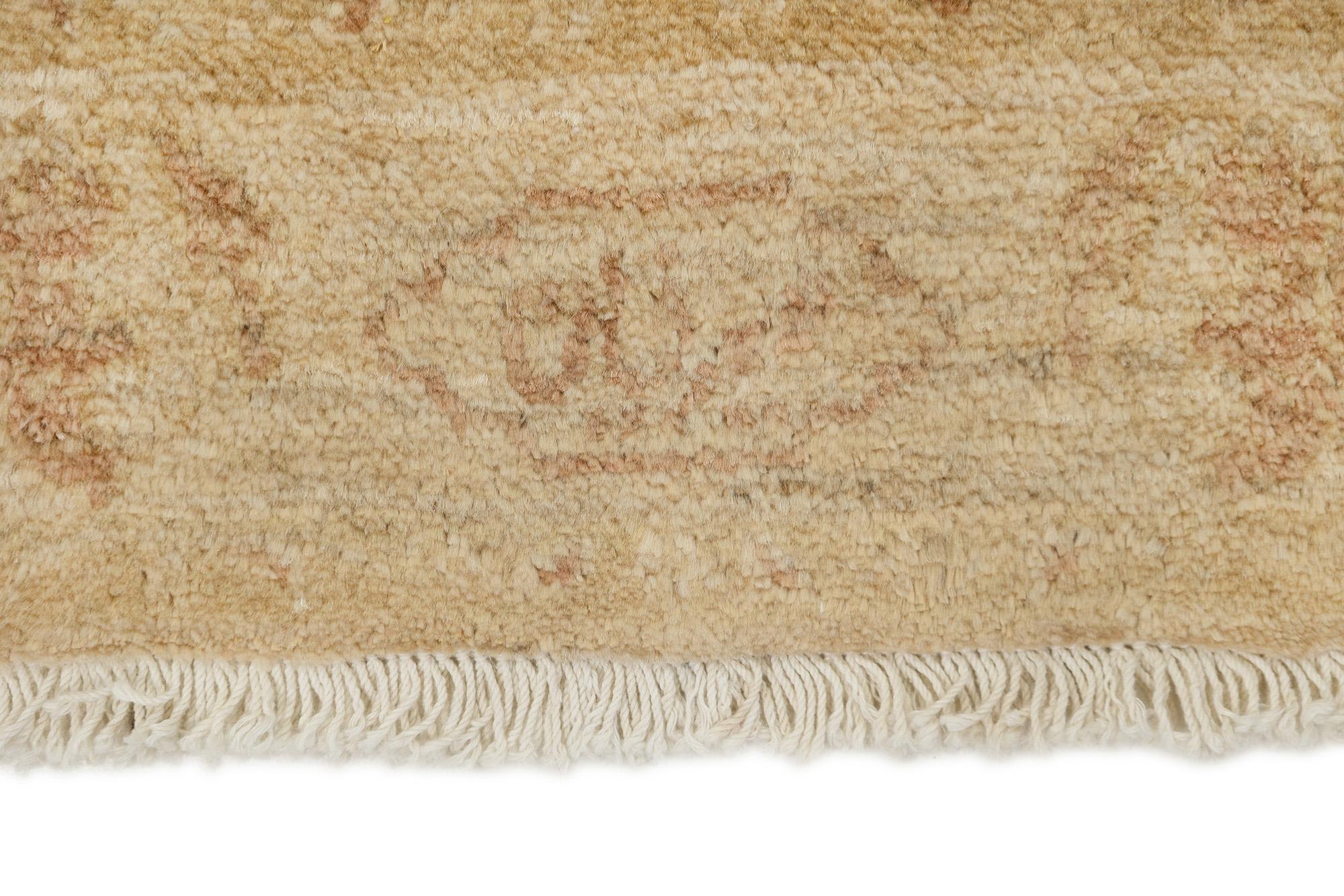 Laine Tapis de course Isfahan moderne, noué à la main, 11.7 × 2.6 ft - Beige et Soft Brown en vente