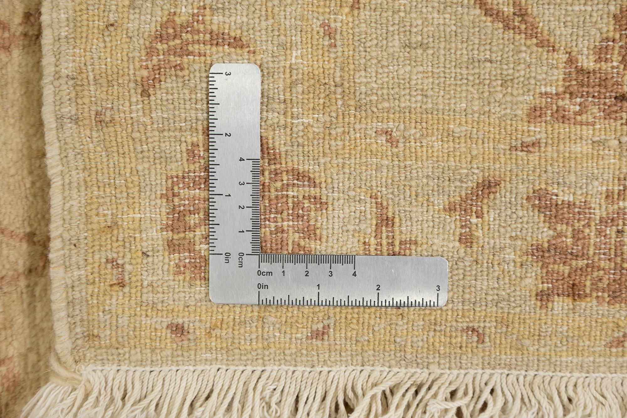 Tapis de course Isfahan moderne, noué à la main, 11.7 × 2.6 ft - Beige et Soft Brown en vente 2