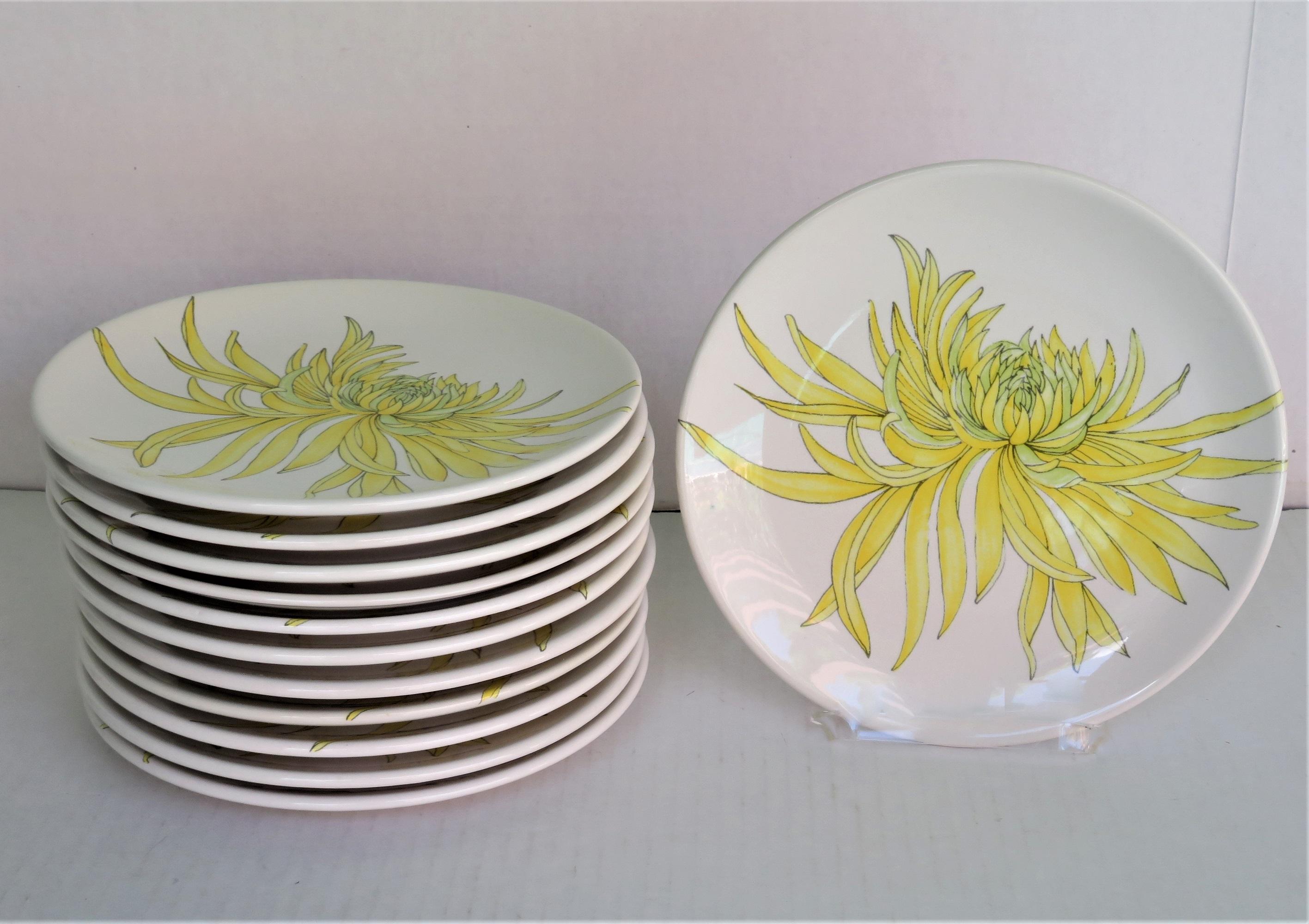 Mid-Century Modern Modern Italian 12 Plates Chrysanthemum Design by Ernestine Ceramiche, 1960