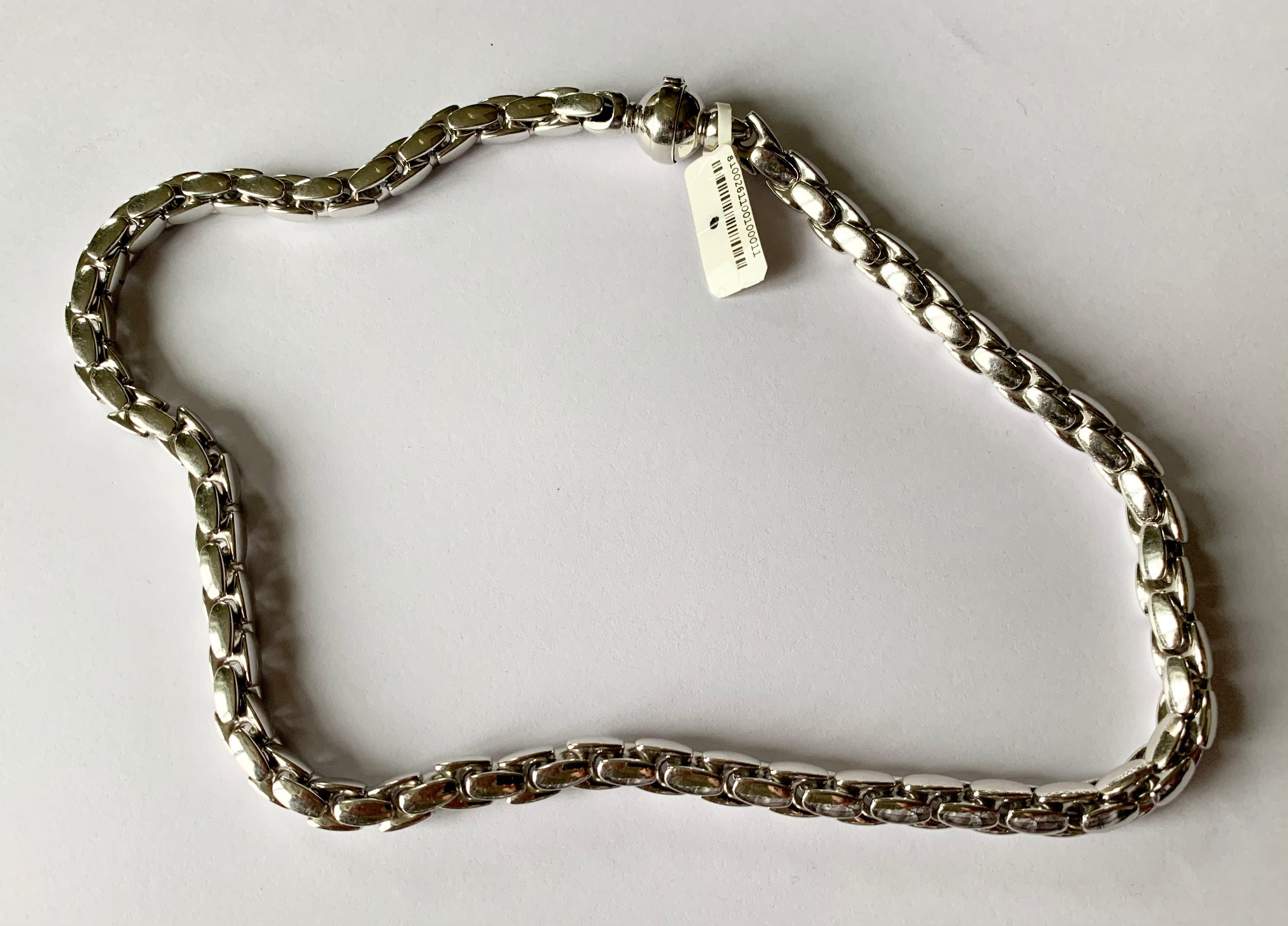 A timeless and wearable italian 18 K white Gold Necklace. 
Length: 45 cm
Weight: 55.90 grams.
Masterfully handcrafted piece! Authenticity and money back is guaranteed.
For any enquires, please contact the seller through the message center.
