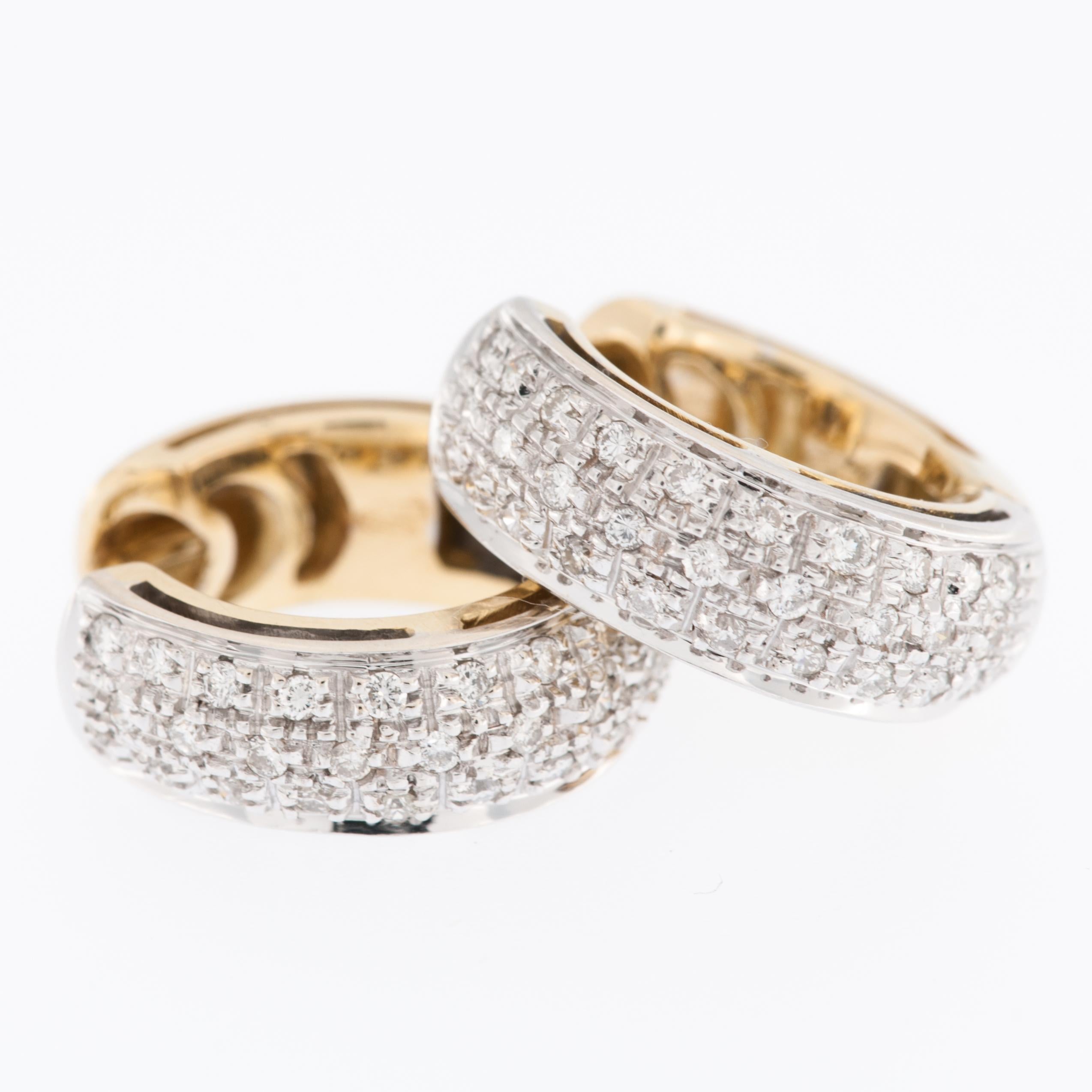 Moderne Créoles italiennes modernes en or 18 carats avec diamants en vente