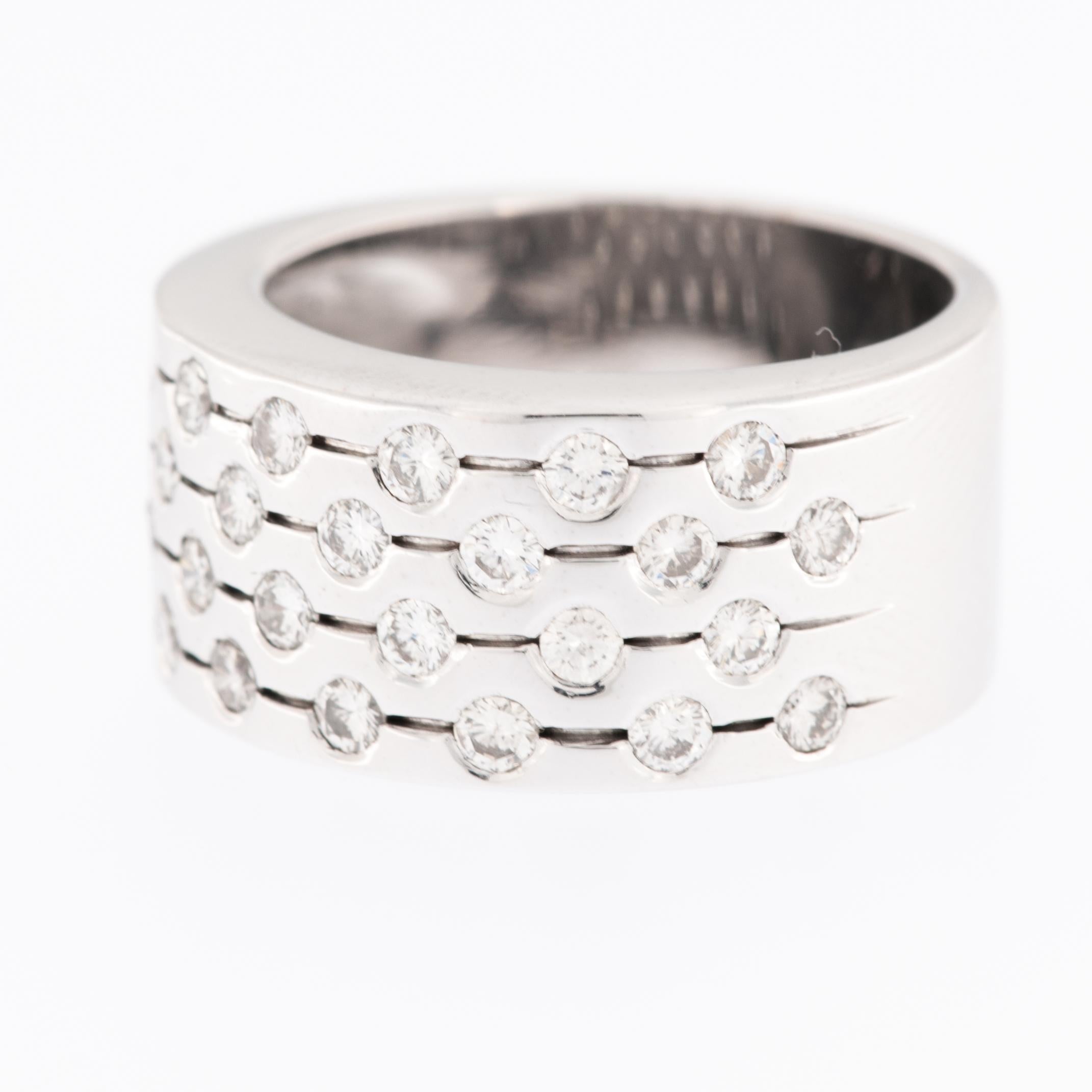 Women's or Men's Modern Italian 18 karat White Gold Band Ring with Diamonds  For Sale