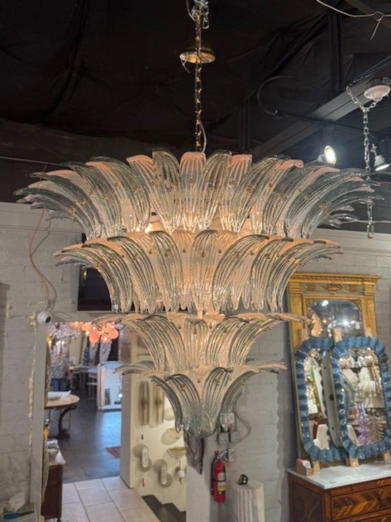 Vetro di Murano Lampadario moderno italiano a due tonalità in vetro di Murano in vendita