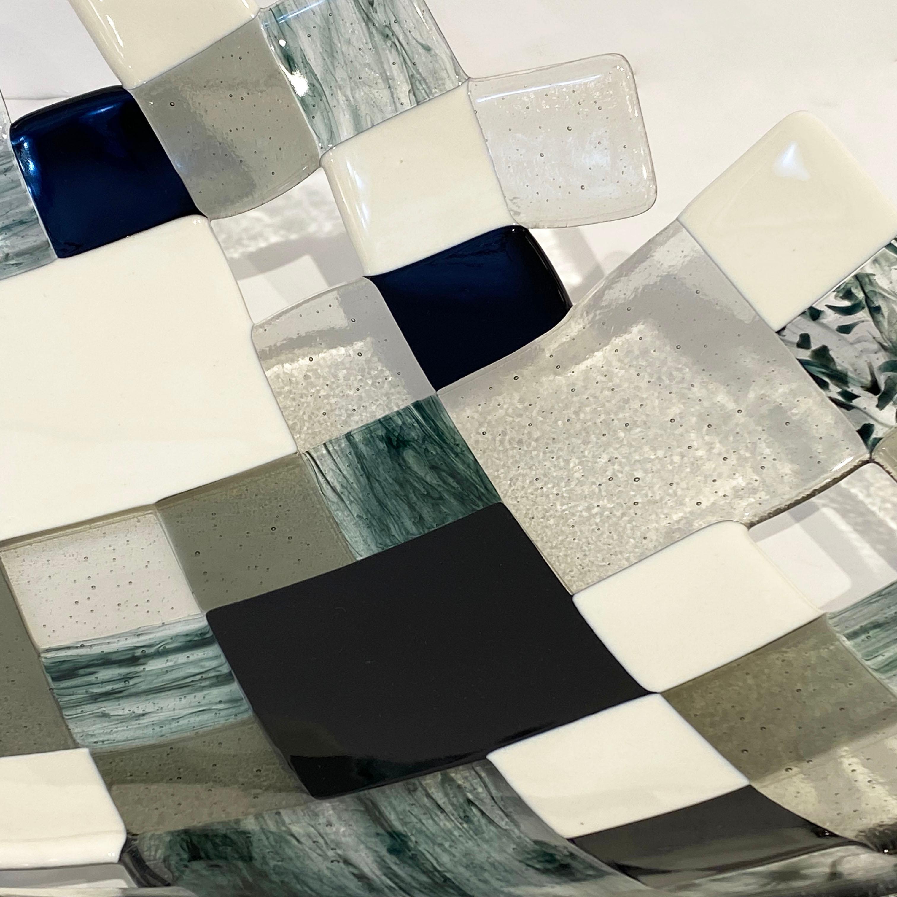 Moderne moderne italienische Mosaik-Schale im Art-déco-Design in Grün, Schwarz und Weiß aus Rauchglas im Angebot 4