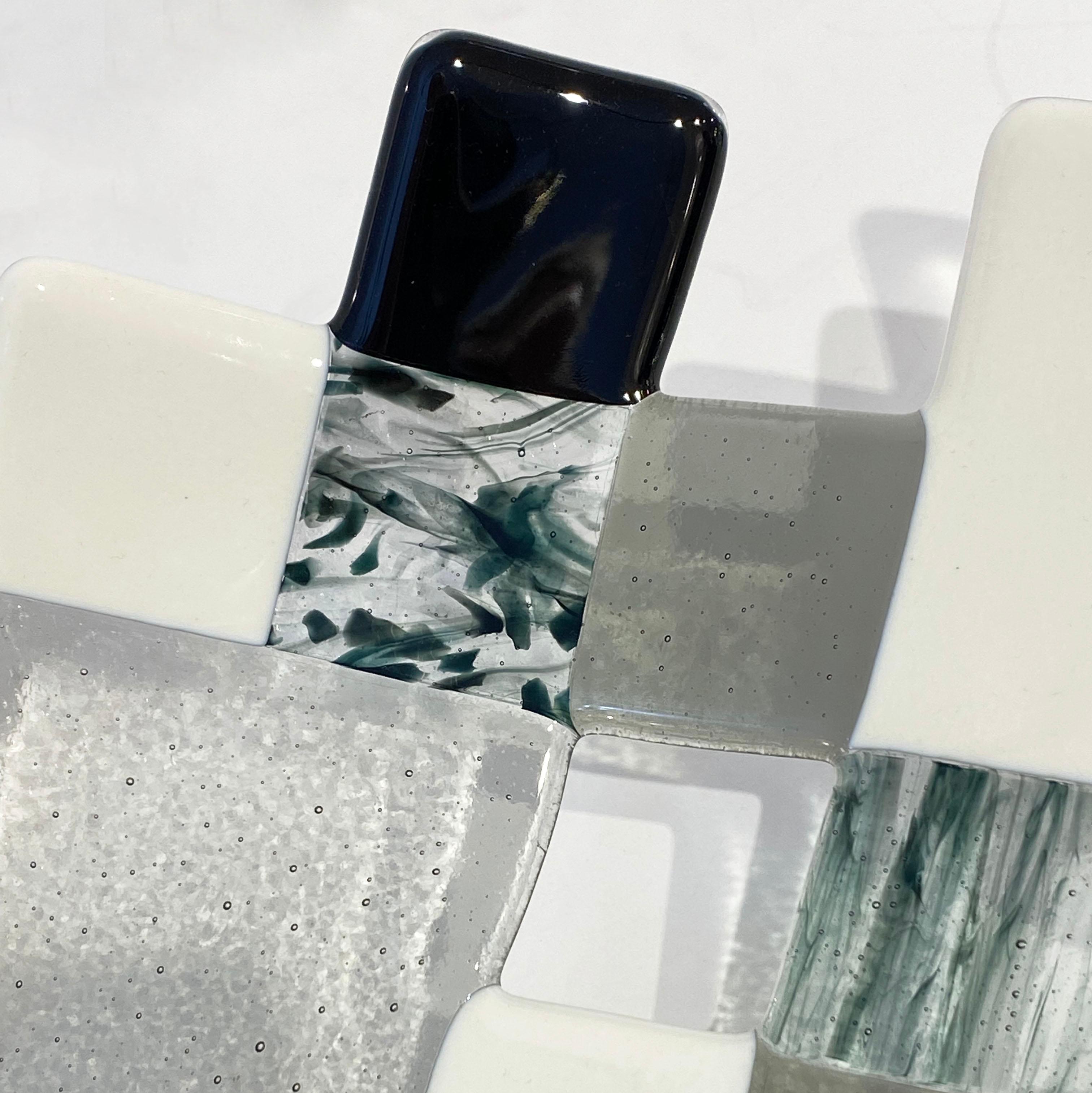 Moderne moderne italienische Mosaik-Schale im Art-déco-Design in Grün, Schwarz und Weiß aus Rauchglas im Angebot 7