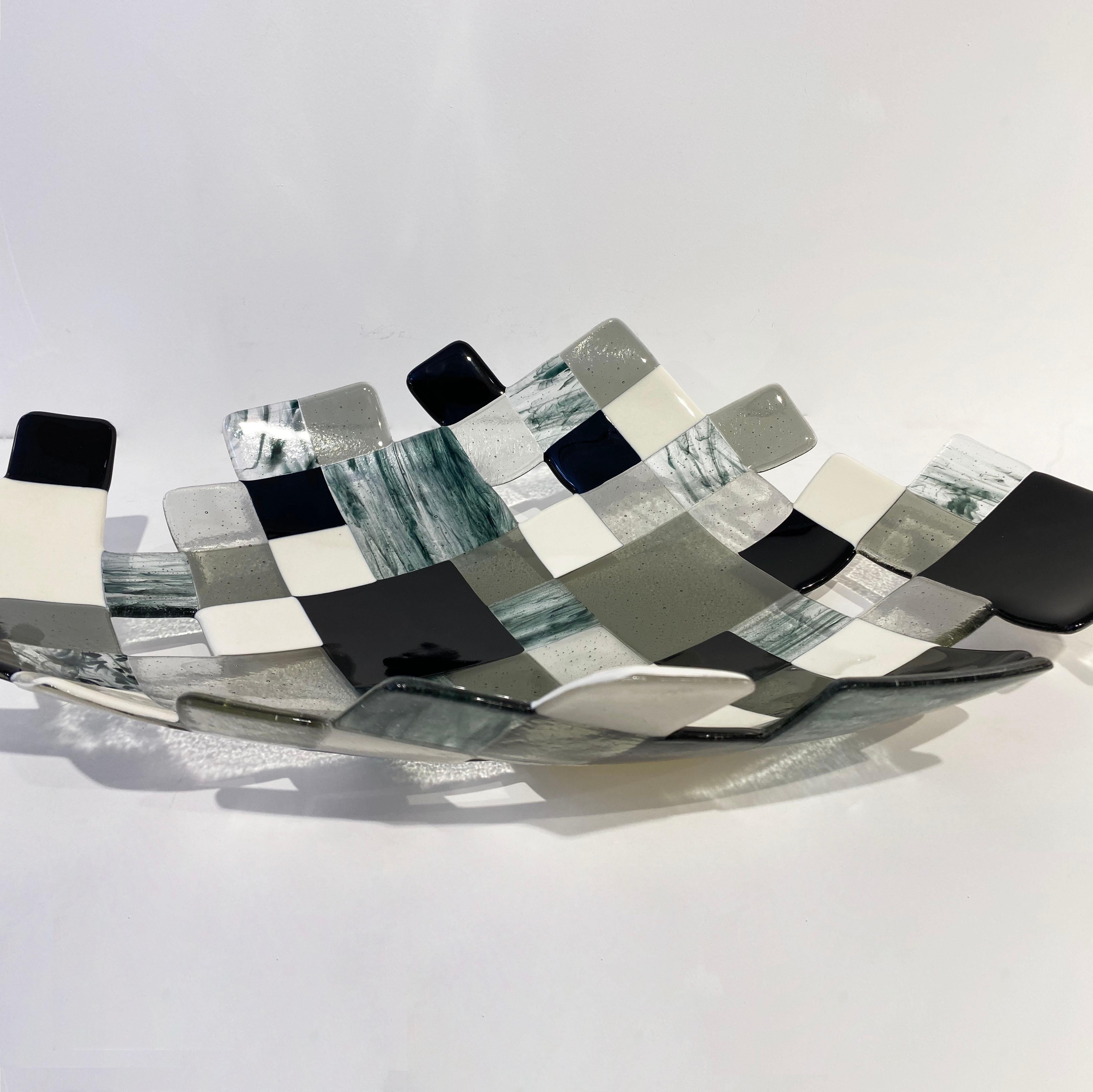 Moderne moderne italienische Mosaik-Schale im Art-déco-Design in Grün, Schwarz und Weiß aus Rauchglas im Angebot 8