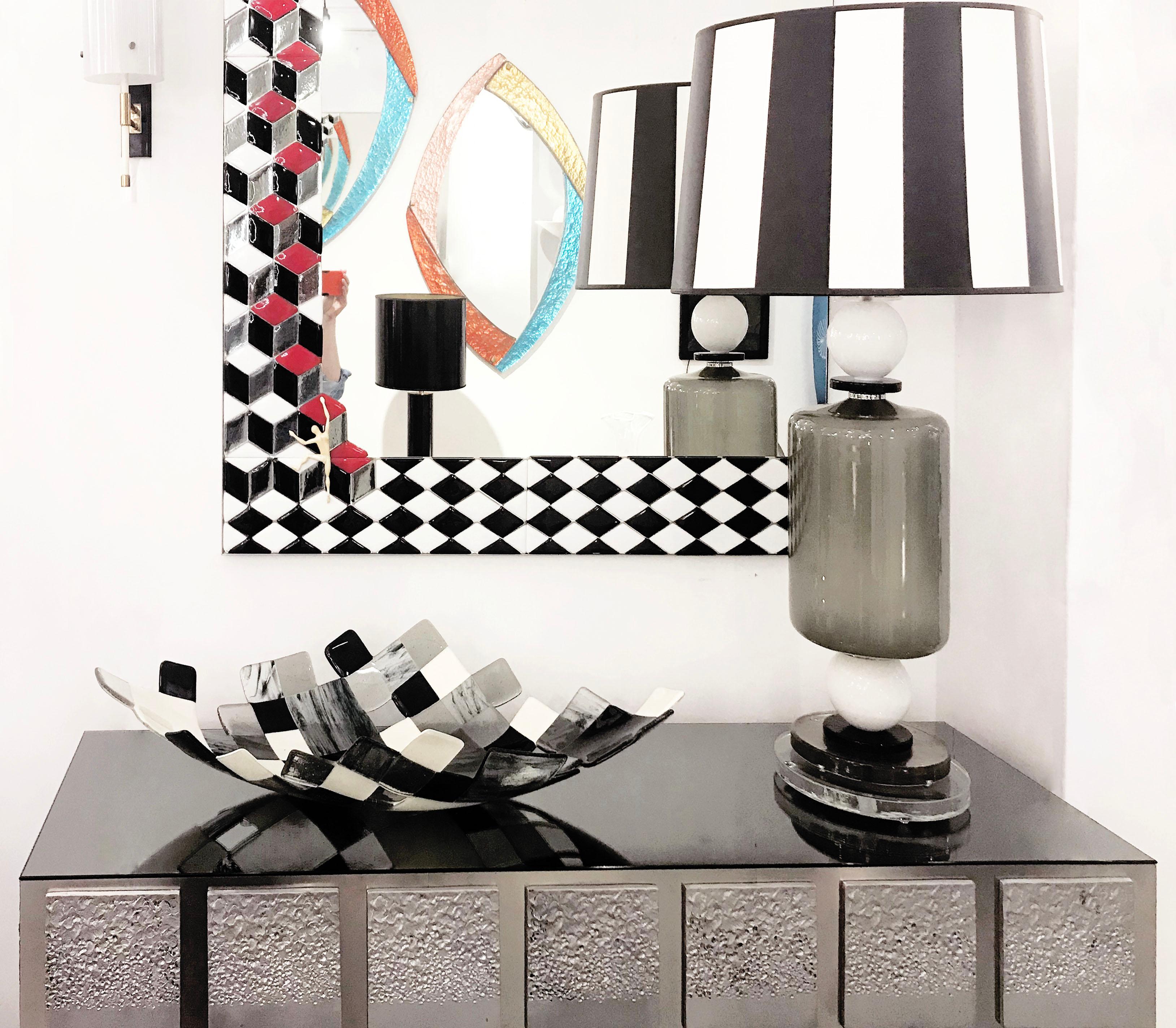 Moderne moderne italienische Mosaik-Schale im Art-déco-Design in Grün, Schwarz und Weiß aus Rauchglas im Angebot 2