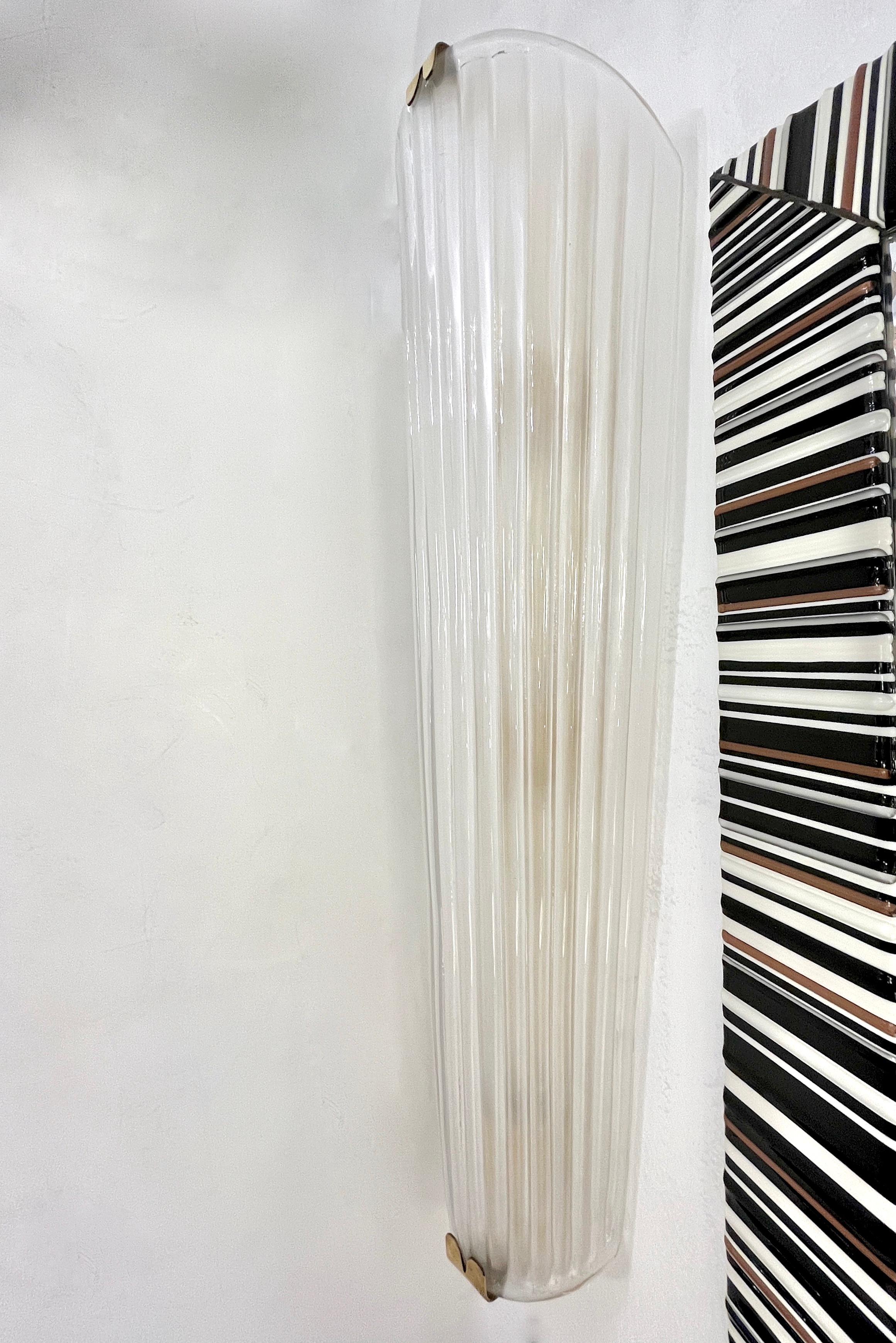 Apliques de cristal de Murano blanco esmerilado iridiscente de diseño Art Déco italiano moderno en venta 5