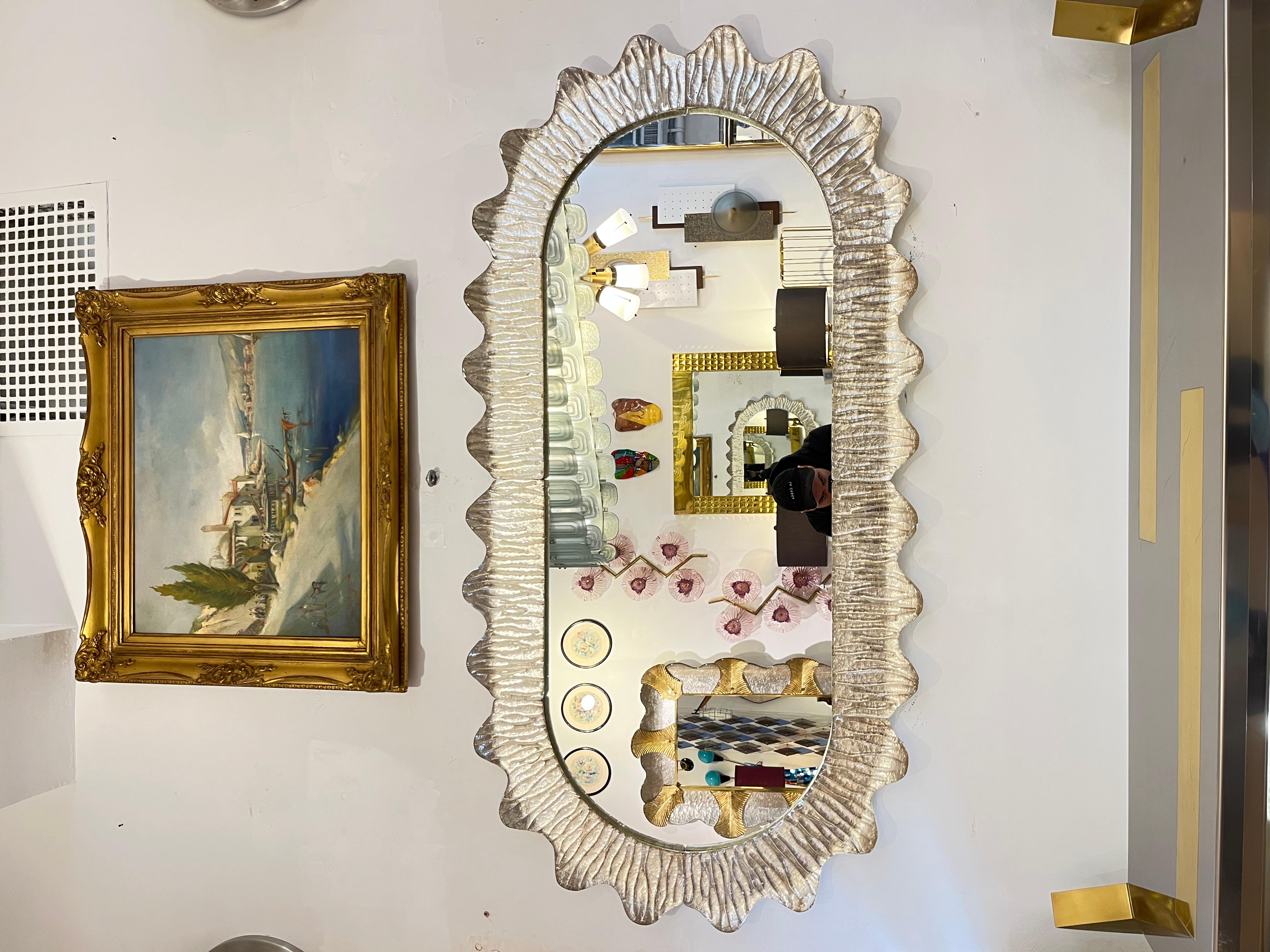 Espejo Ovalado Italiano Moderno Estilo Art Deco Curvo Marfil Crema Cristal Murano Latón en venta 4