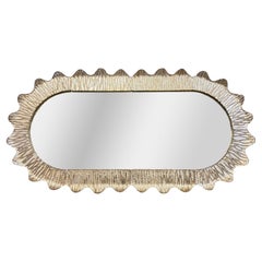 Moderne italienische Art Deco Stil gebogene Elfenbein Creme Murano Glas Messing Oval Spiegel