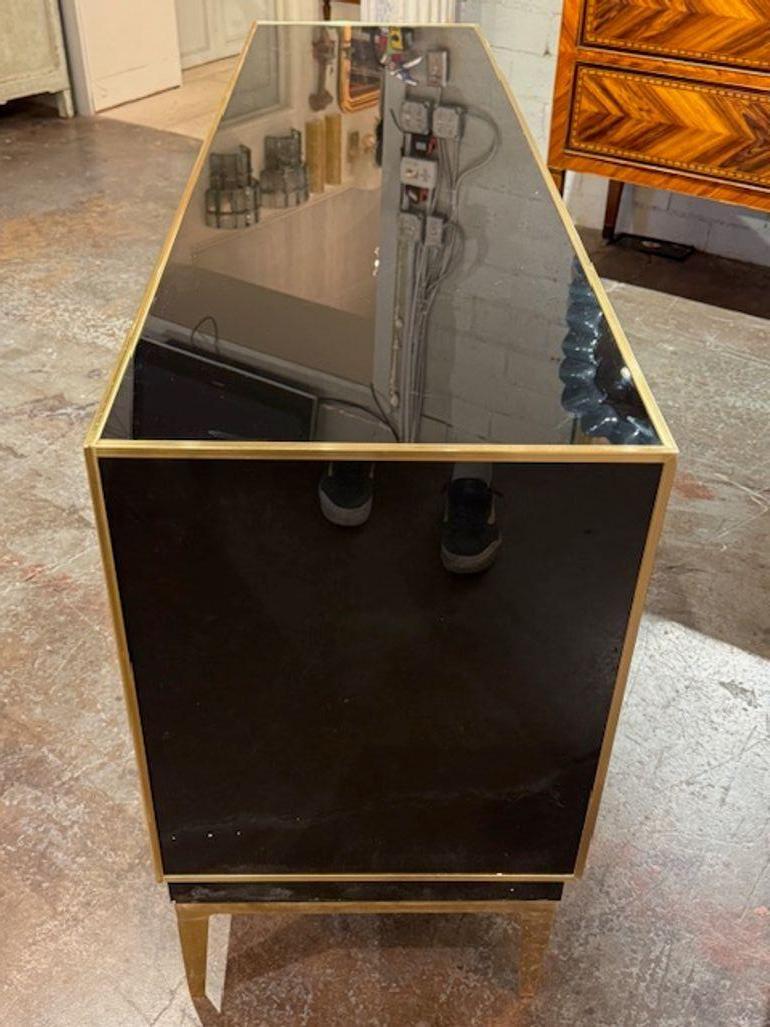 Credenza moderna italiana in ottone e laccato nero In condizioni buone in vendita a Dallas, TX
