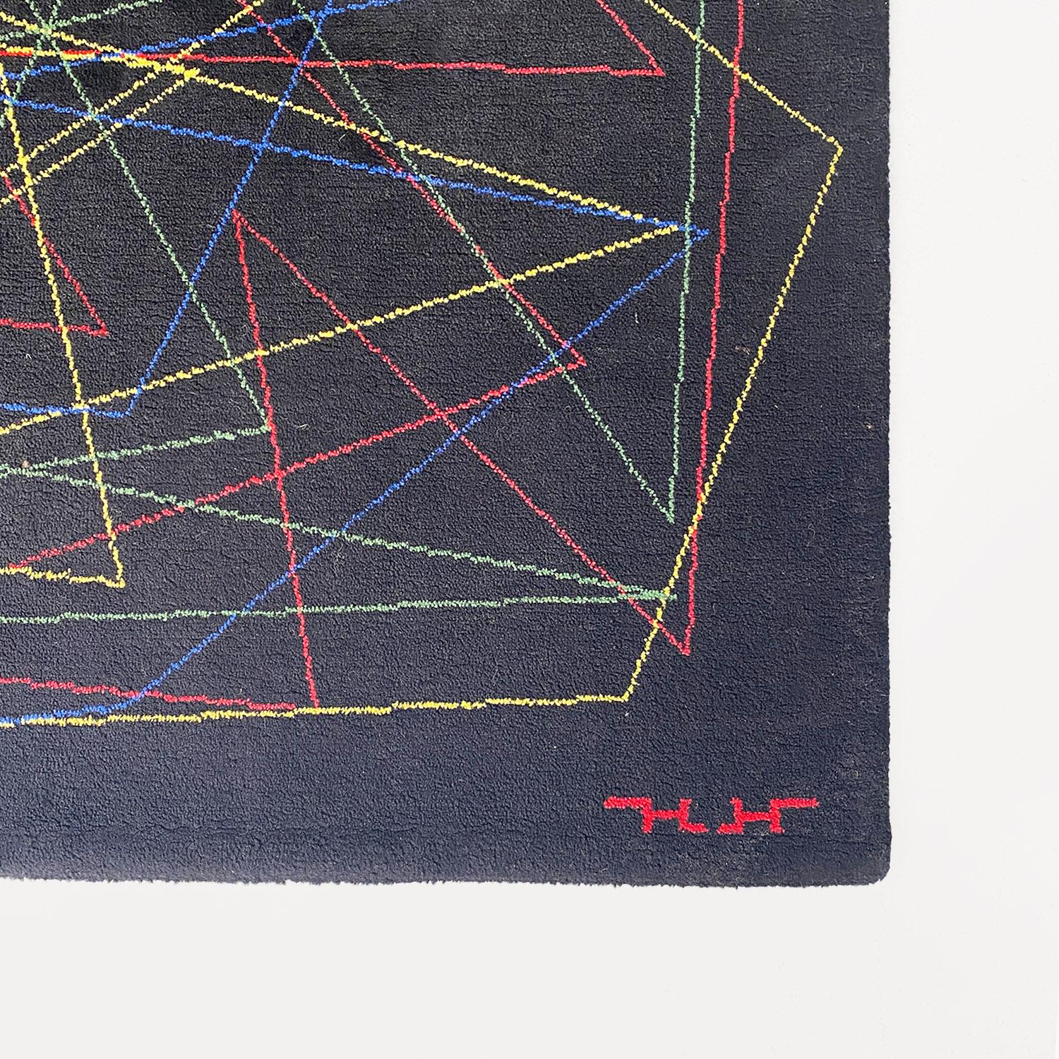 Moderner italienischer schwarzer mittelgroßer Wollteppich mit farbenfroher geometrischer Zeichnung, 1980er Jahre im Angebot 4