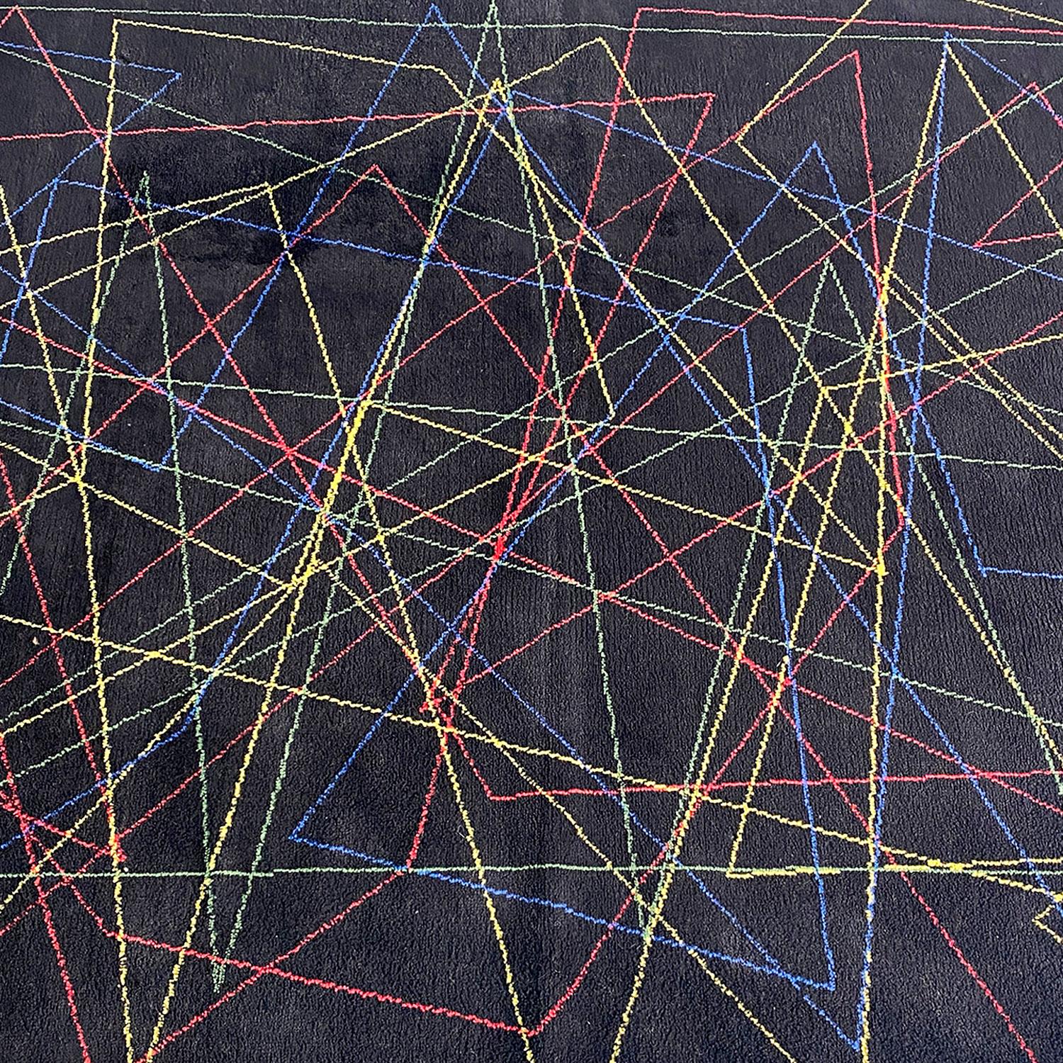 Moderner italienischer schwarzer mittelgroßer Wollteppich mit farbenfroher geometrischer Zeichnung, 1980er Jahre im Angebot 2