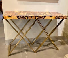 Tavolo consolle moderno italiano con piano in ottone e marmo imitato