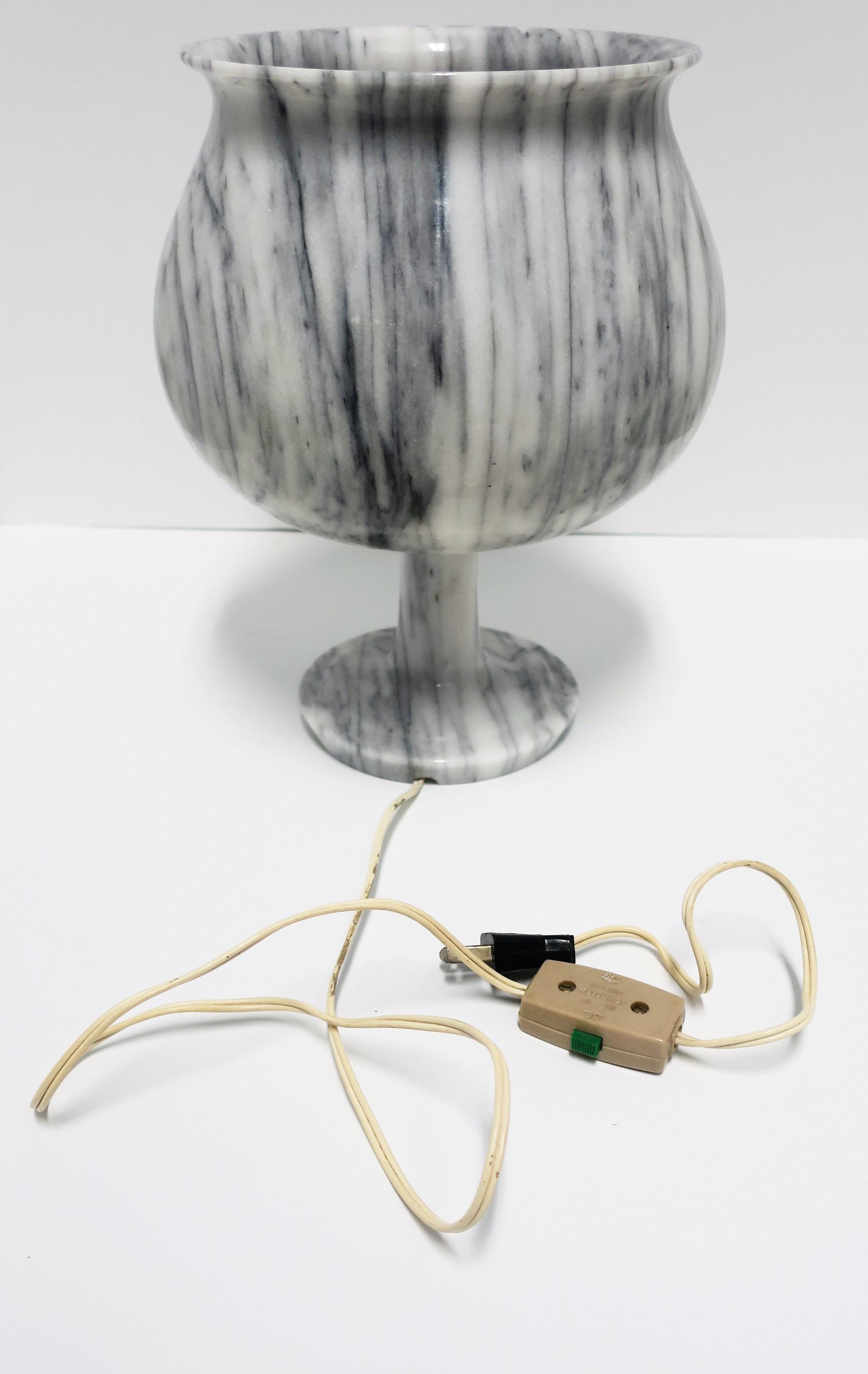 Modern Italian Black and White Carrara Marble Table Lamp For Sale 6