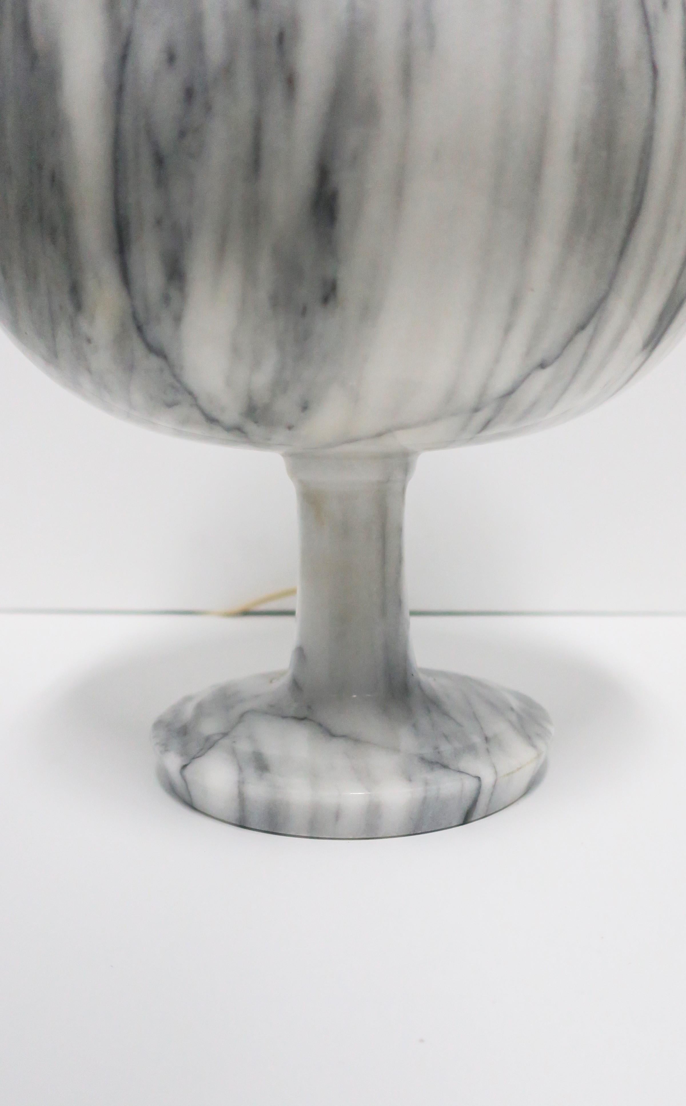 Modern Italian Black and White Carrara Marble Table Lamp For Sale 5