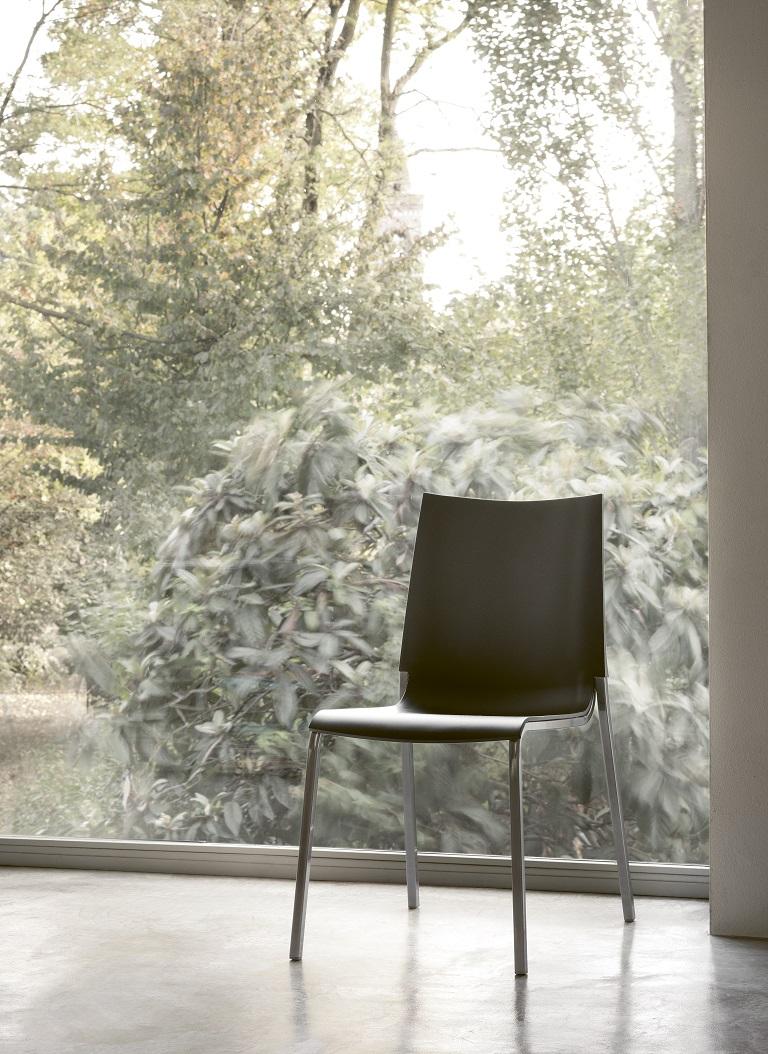 Powder-Coated Modern Italian Chair in Lacquered Metal and Polypropylene, Bontempi Collection For Sale