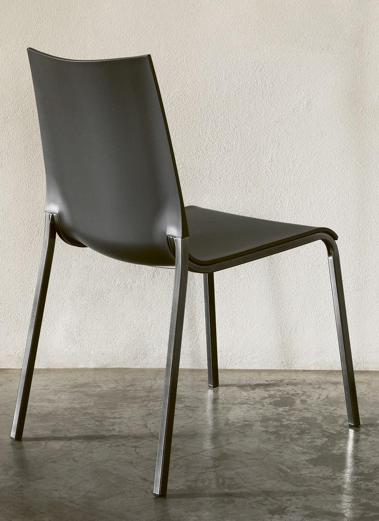 Chaise italienne moderne en métal laqué et polypropylène - Collection Bontempi Neuf - En vente à Titusville, PA