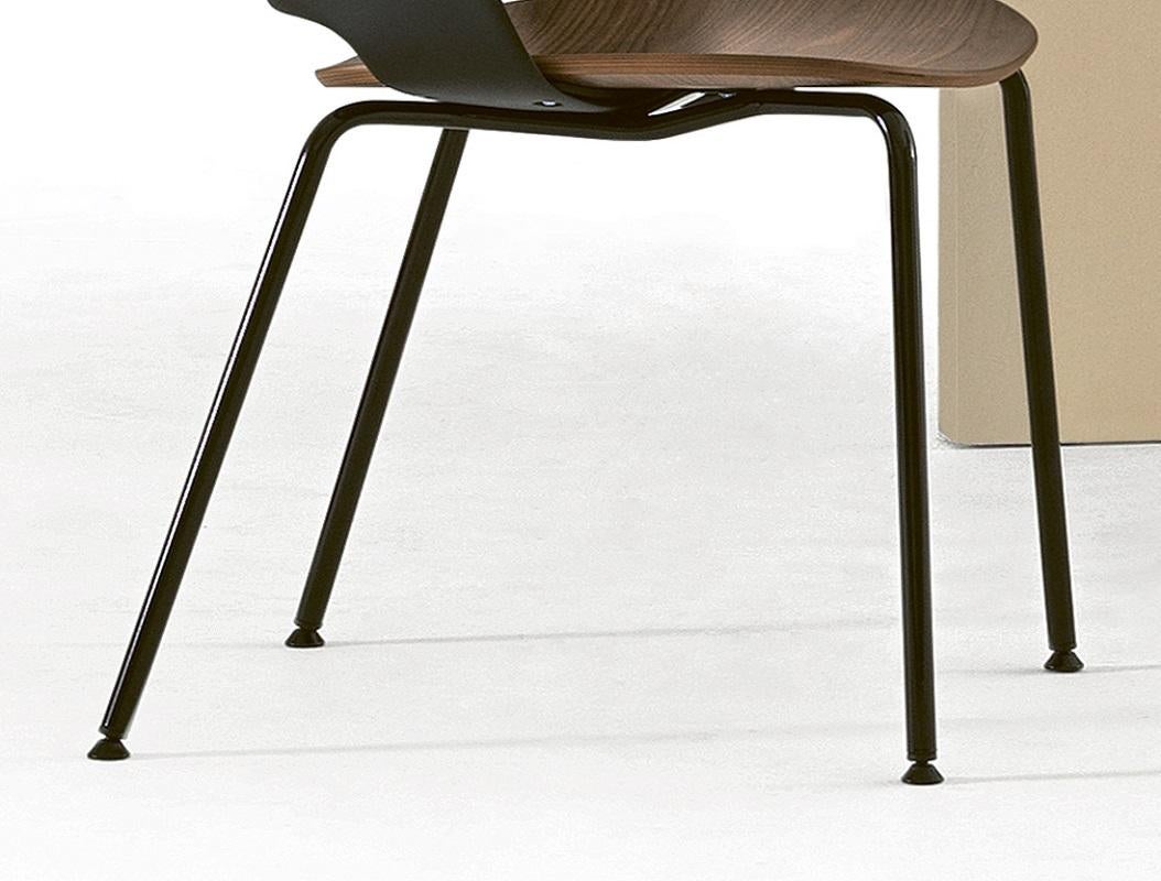 Designed by Studio E-ggs, Polo chair is characterised by solid and welcoming shapes, fluid lines which recall 50s' design, and it is part of a collection of seats in full Bontempi Casa style. This chair has a four leg round section metal frame, a