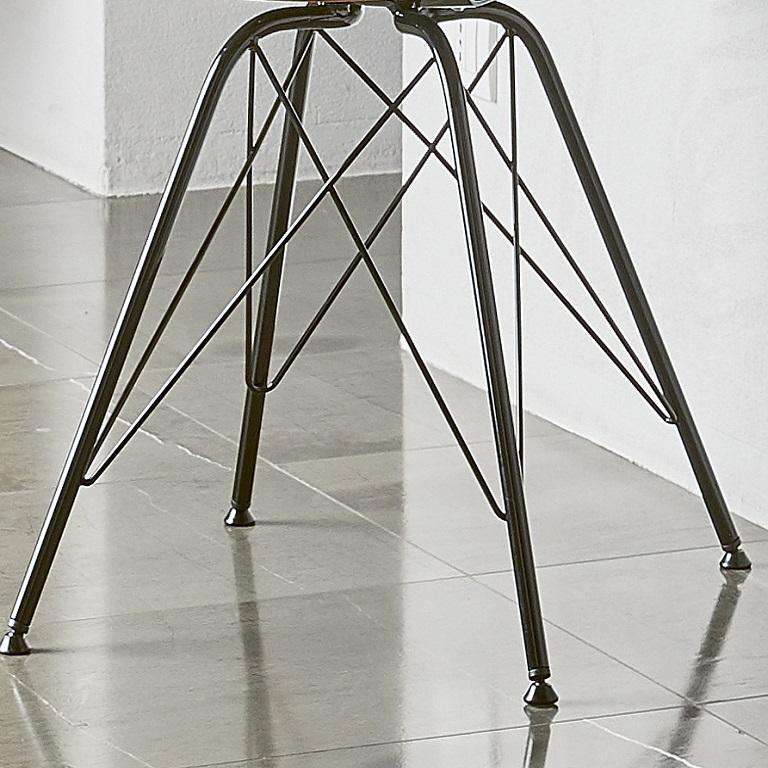 Der von Studio E-GGS entworfene Stuhl Polo zeichnet sich durch solide und einladende Formen und fließende Linien aus, die an das Design der 50er Jahre erinnern. Er ist Teil einer Sitzkollektion im Stil von Bontempi Casa. Dieser Stuhl hat ein Gestell