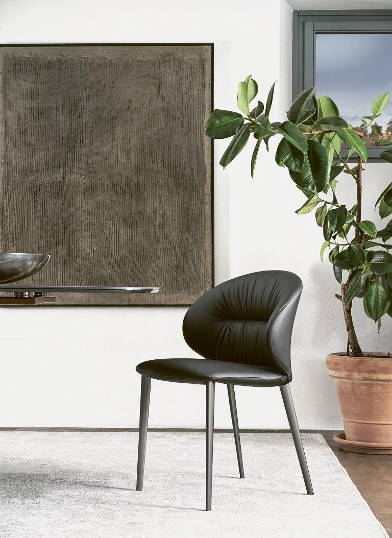 Moderner italienischer Stuhl mit Metallrahmen und gepolstertem Sitz, Bontempi-Kollektion (Internationaler Stil) im Angebot