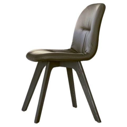 Chaise italienne moderne avec cadre en bois et assise tapissée - Collection Bontempi en vente