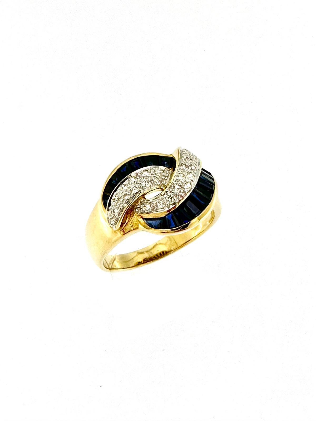Anillo de Cóctel Italiano Moderno Oro Amarillo de 18 quilates con Diamantes y Zafiros en Bueno estado para la venta en Esch sur Alzette, Esch-sur-Alzette