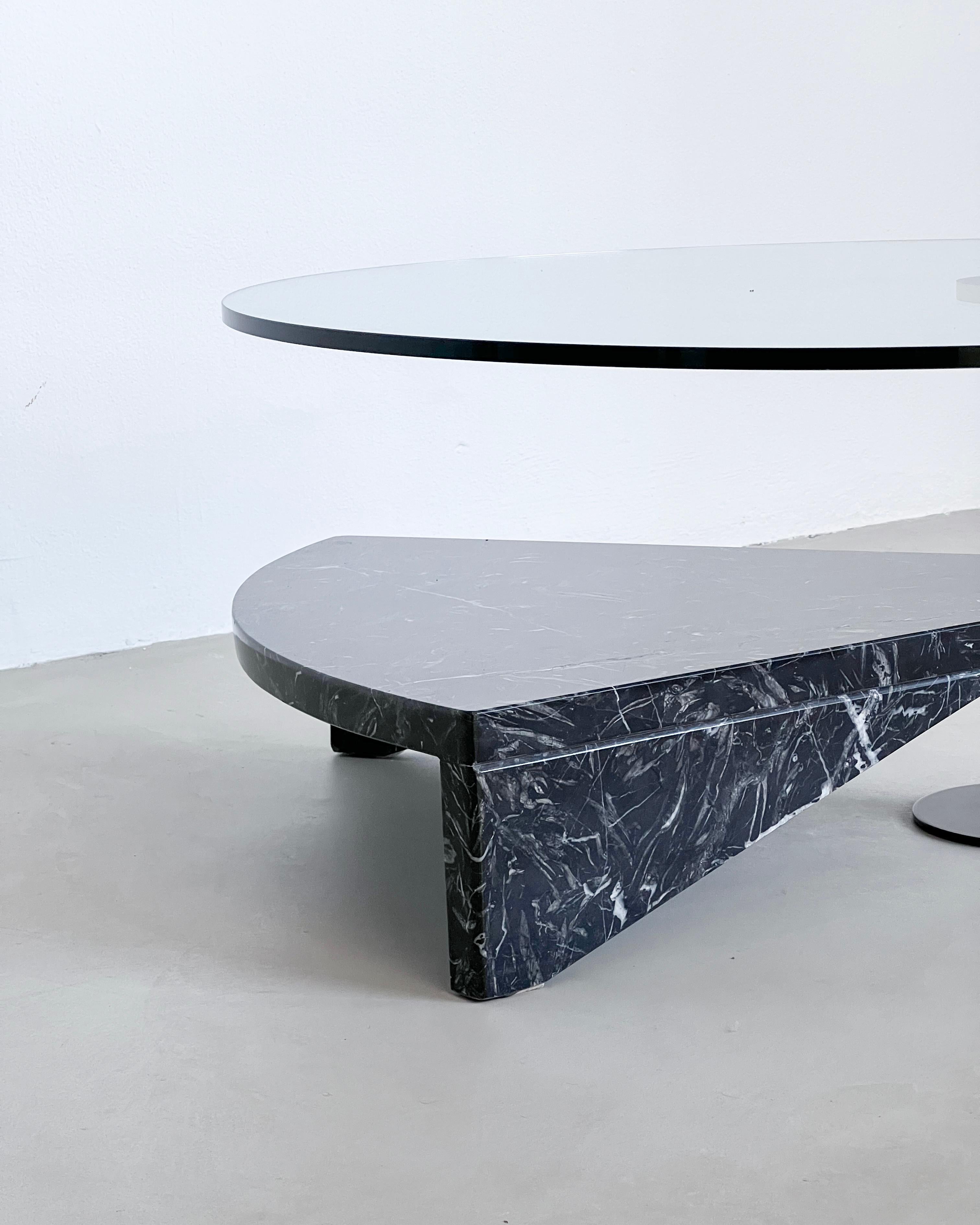 Modern Italian Coffee Table in Marble and Glass by Acerbis, Sculptural Piece For Sale 2