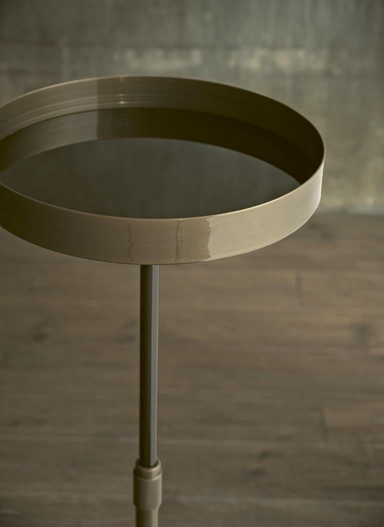 Laqué Table basse italienne moderne avec cadre en métal et plateau en verre - Bontempi Casa  en vente