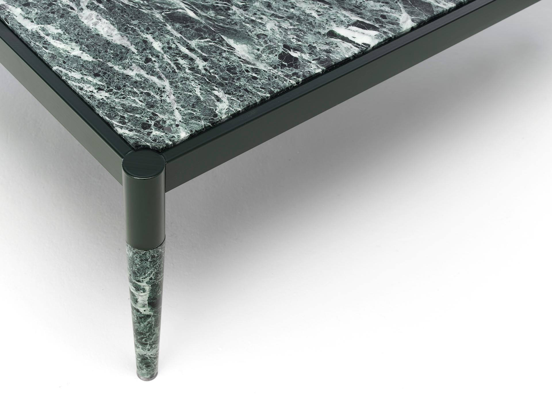 Autre Table basse italienne moderne avec plateau et pieds en marbre Verde Alpi en vente