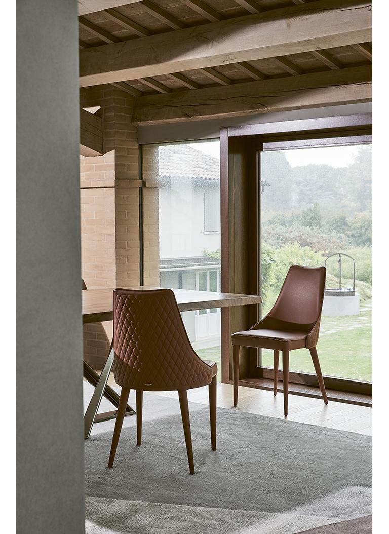 Matelassé Chaise italienne moderne entièrement tapissée de la collection Bontempi Casa en vente