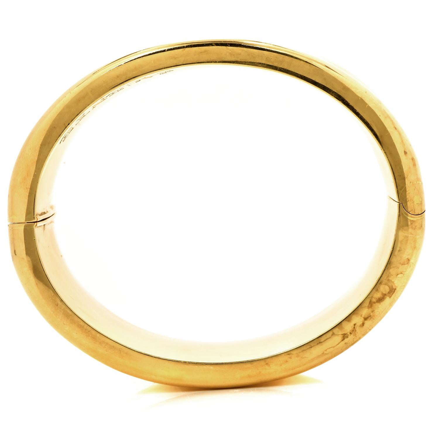 Bracelet jonc large italien concave en or 18 carats poli de haute qualité Excellent état - En vente à Miami, FL