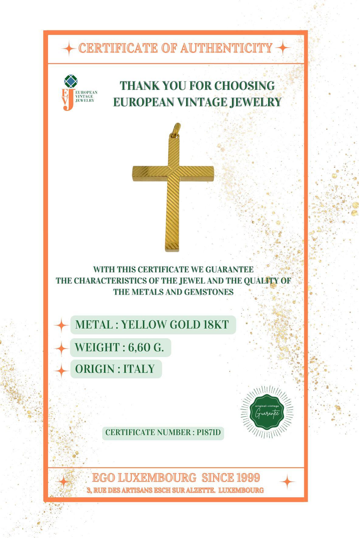 Croix italienne moderne en or jaune 18 carats en vente 3