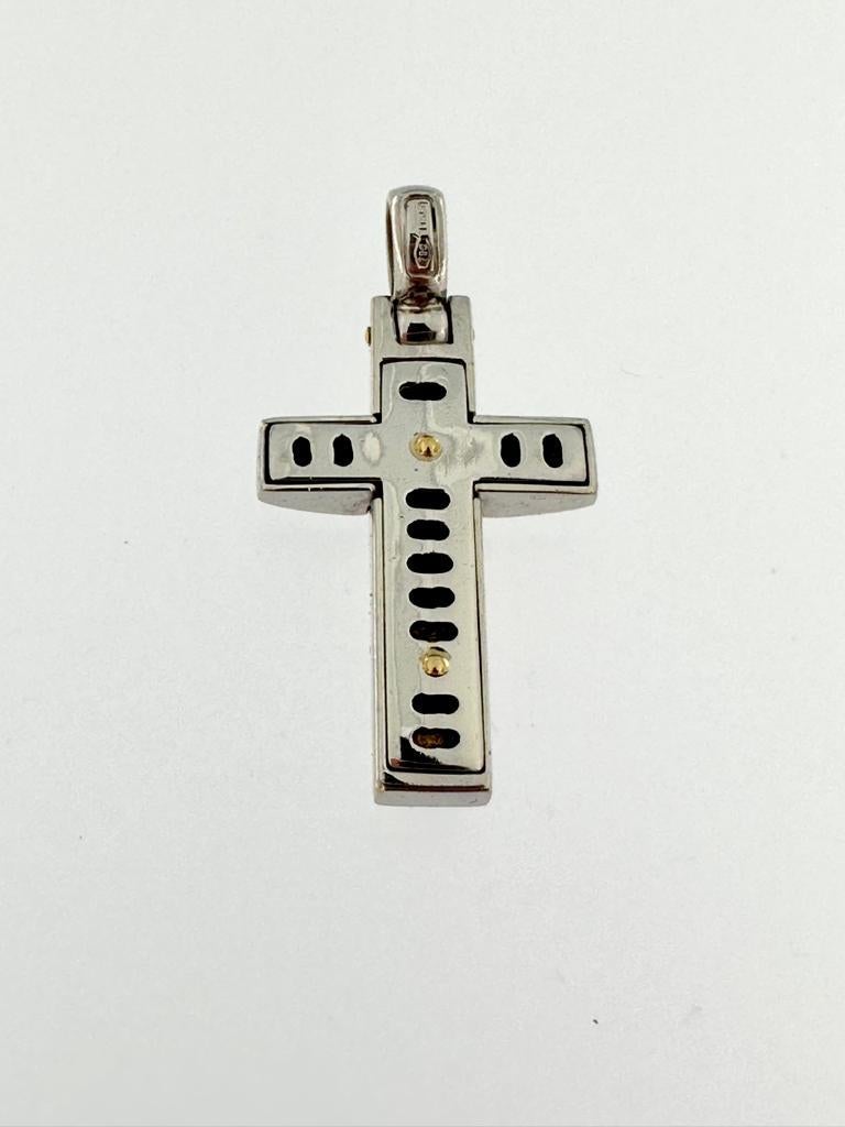 Croix italienne moderne en or blanc et jaune 18 carats en vente 1